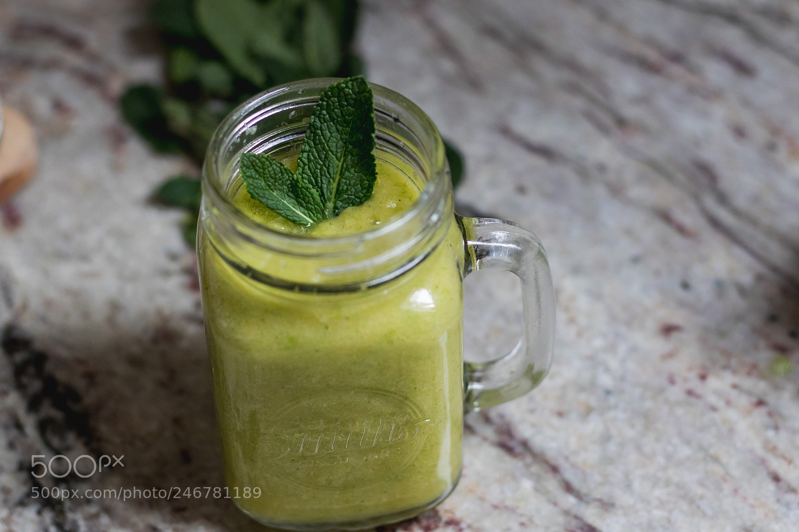 Canon EOS 7D Mark II sample photo. Healthy green homemade smoothie photography