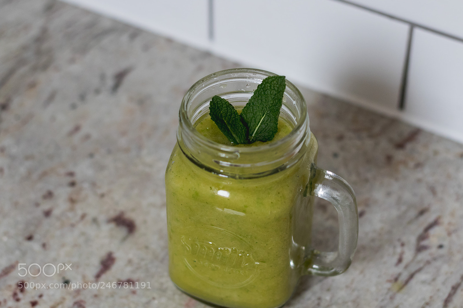 Canon EOS 7D Mark II sample photo. Healthy green homemade smoothie photography