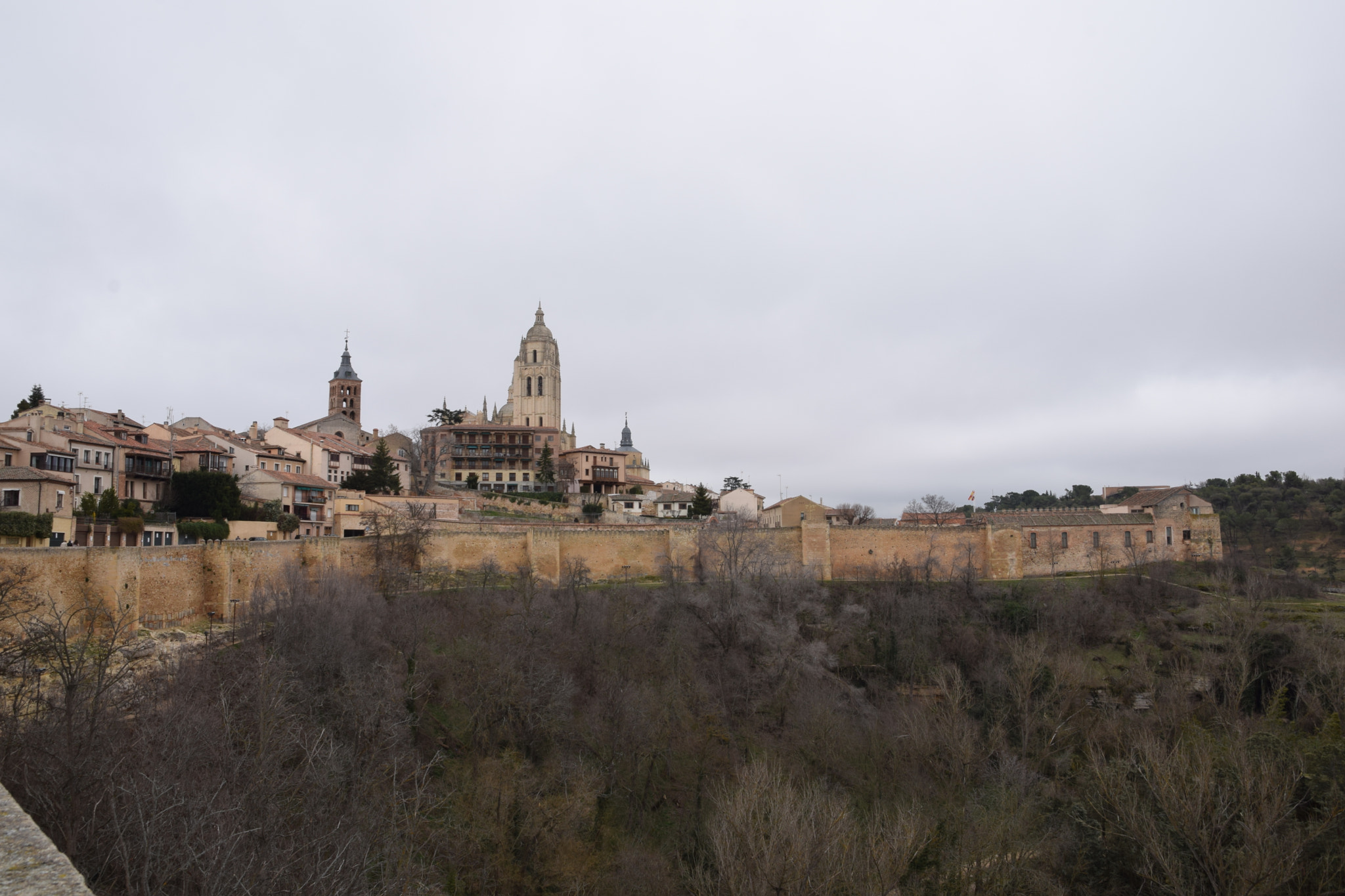 Nikon D3300 + Sigma 17-70mm F2.8-4 DC Macro OS HSM | C sample photo. Walls of the city photography