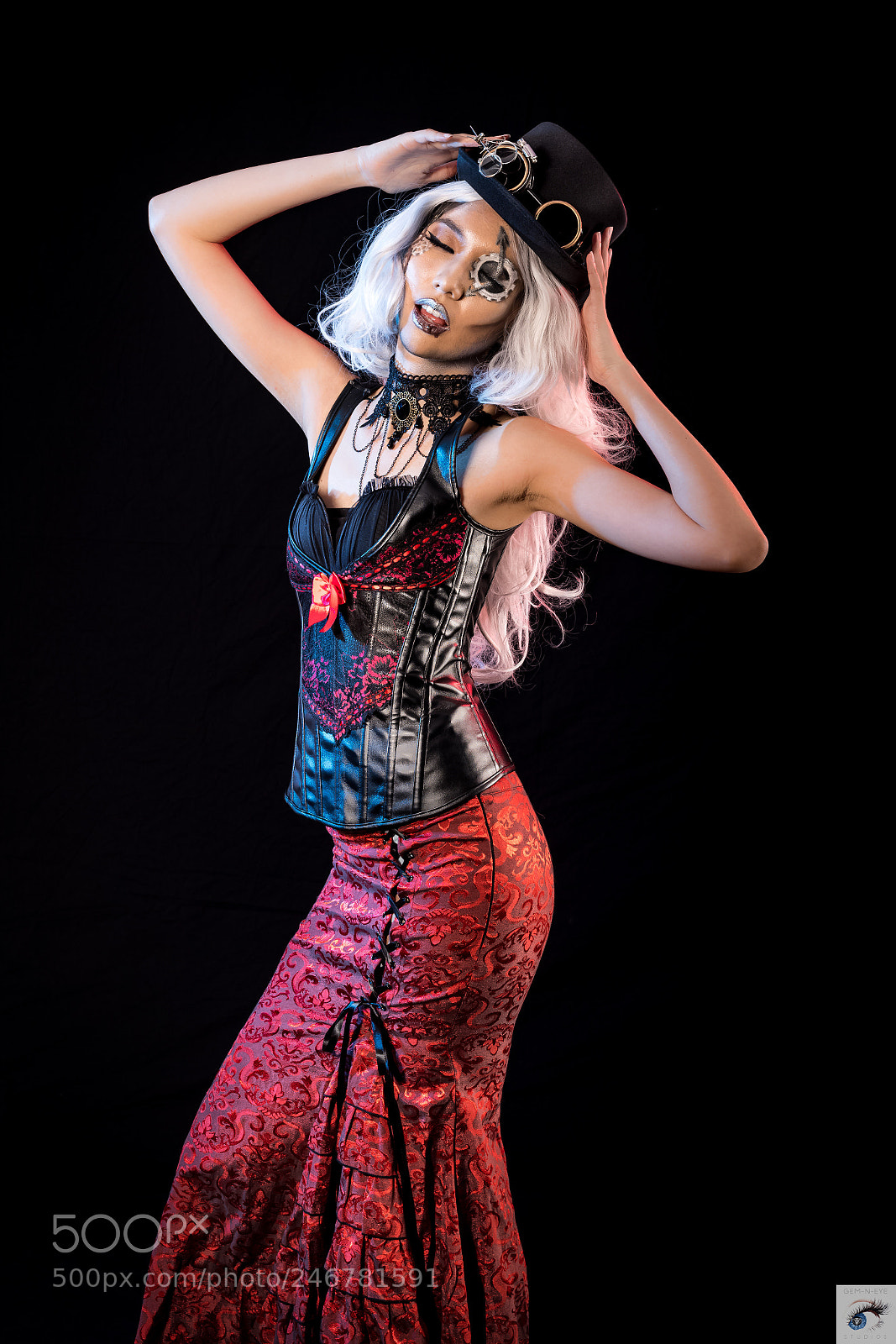 Nikon D5 sample photo. Book: steampunk photography