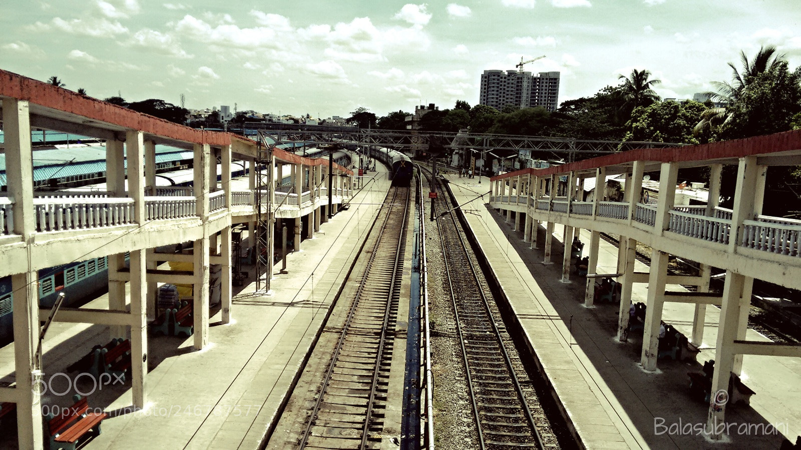 Motorola Moto G (2nd Gen) sample photo. Empty structures photography