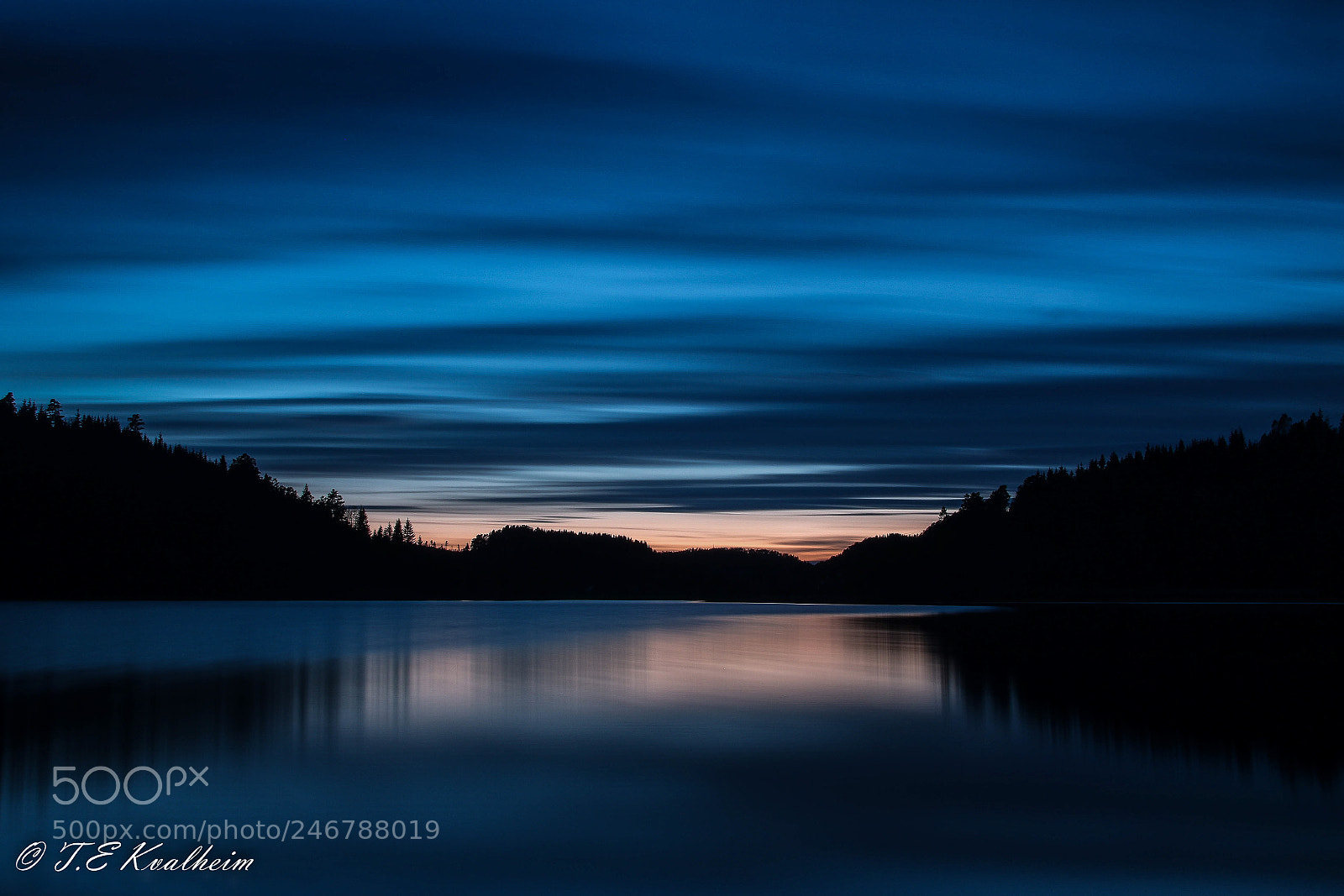Canon EOS 7D Mark II sample photo. The blue hour photography
