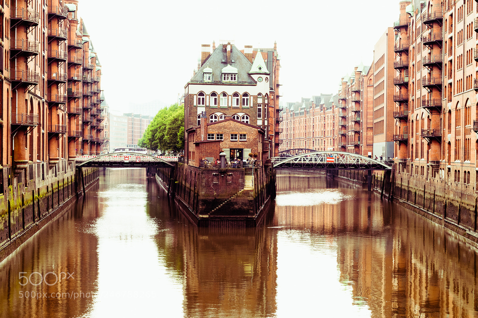 Canon EOS 7D Mark II sample photo. Speicherstadt hamburg photography