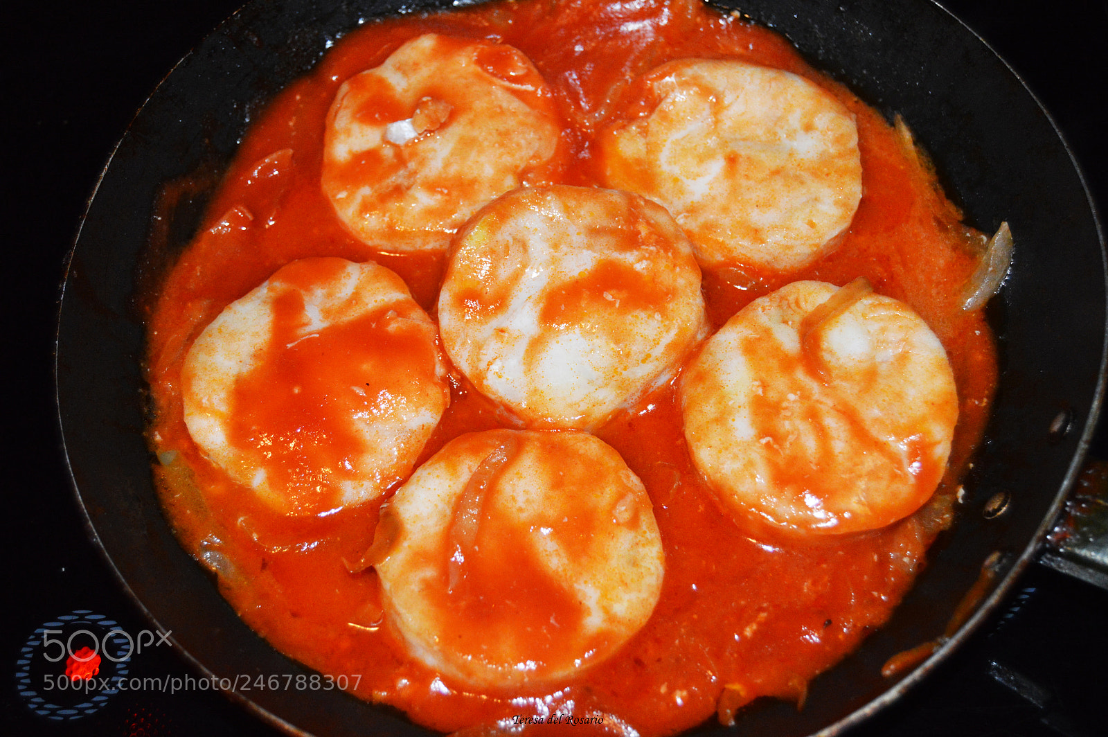 Nikon D3200 sample photo. Merluza en salsa de photography