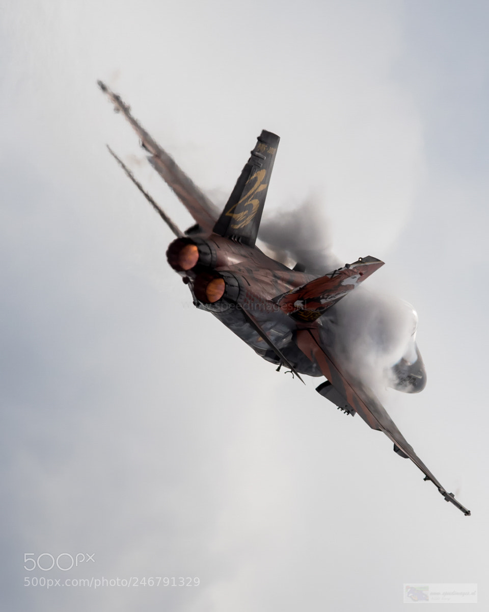 Canon EOS 7D Mark II sample photo. Pressure photography
