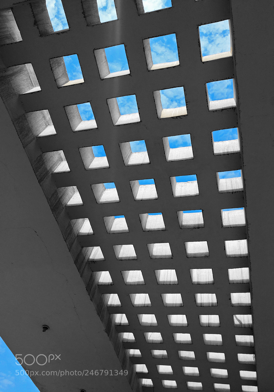 LG V20 sample photo. Windows to the sky photography