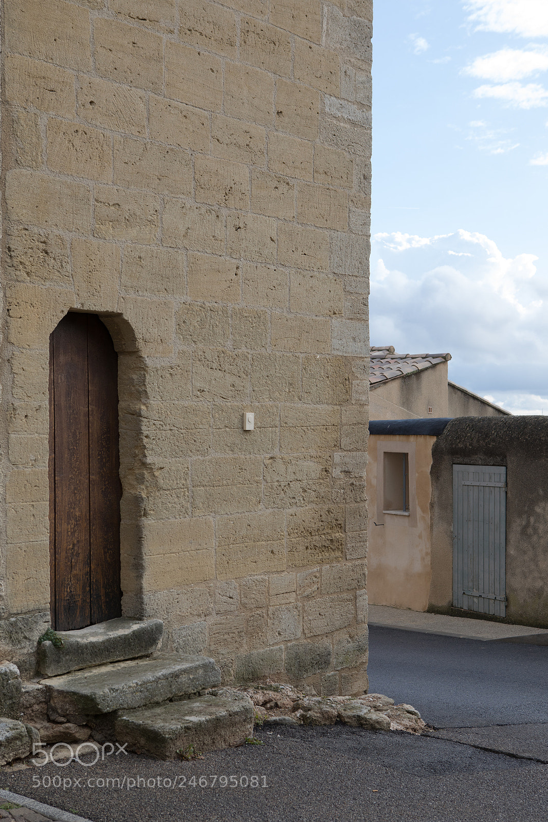 Canon EOS 5D Mark IV sample photo. Two doorways cucuron provence photography