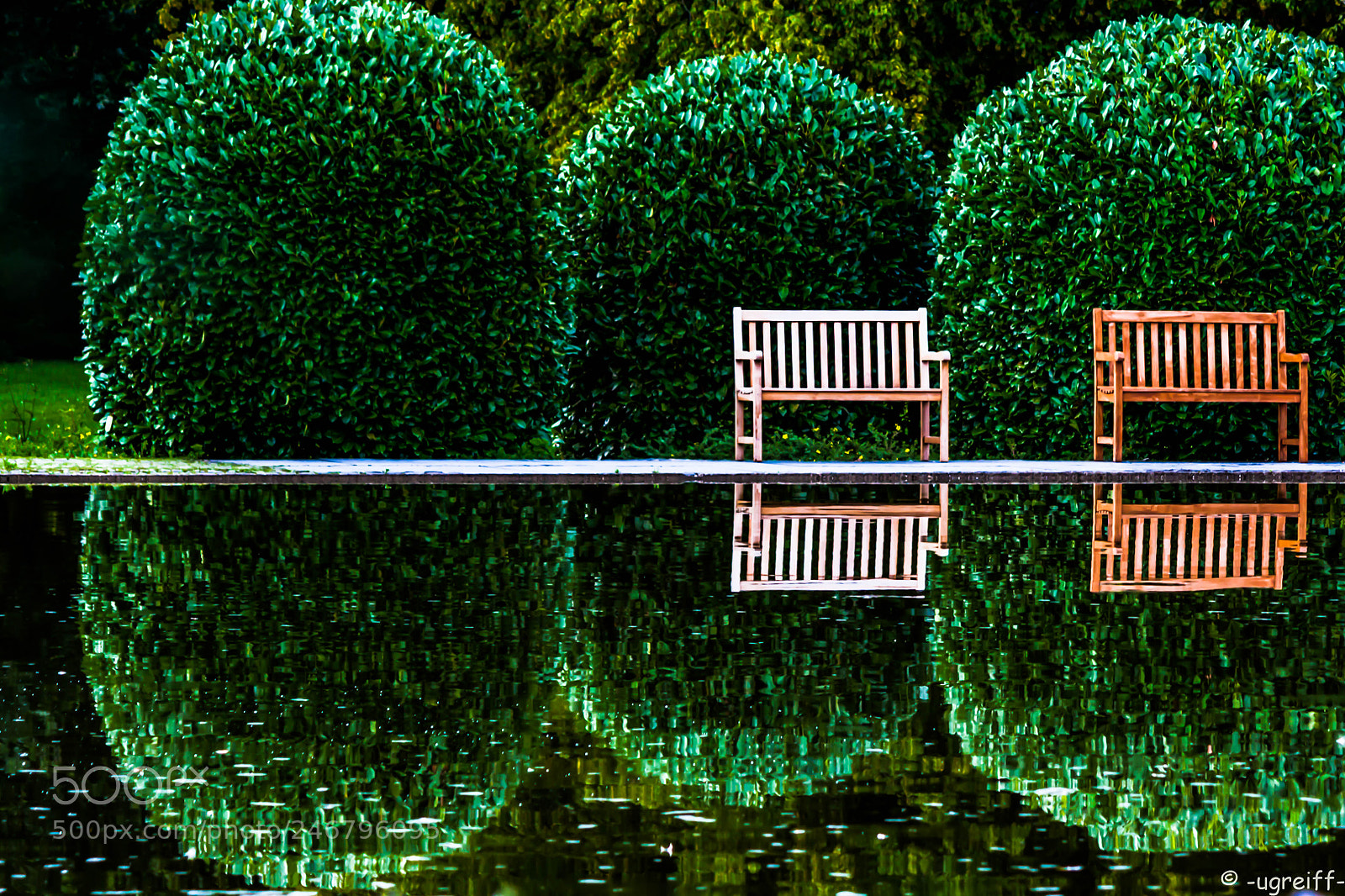 Canon EOS 500D (EOS Rebel T1i / EOS Kiss X3) sample photo. Symmetry photography