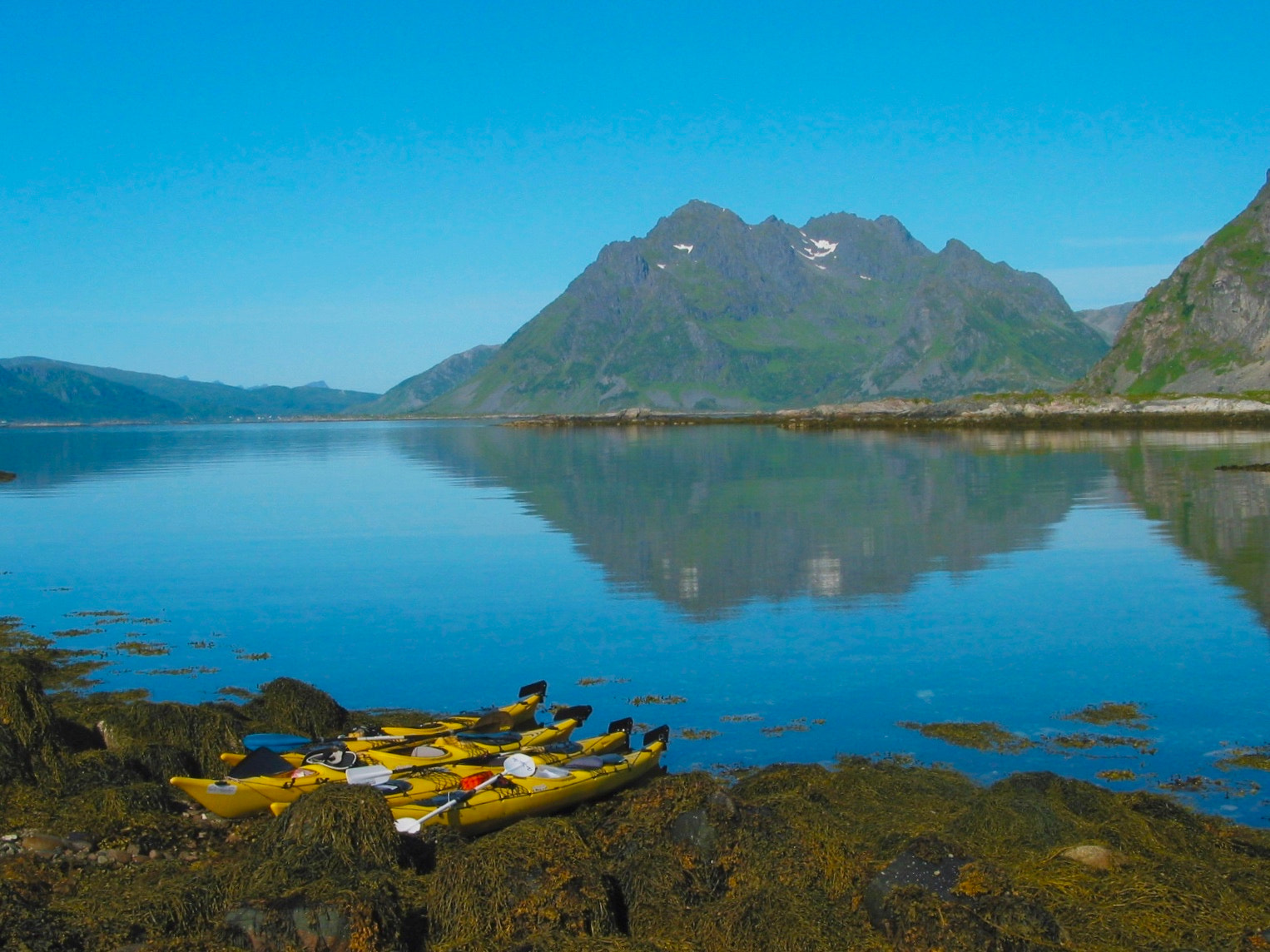 Canon POWERSHOT G2 sample photo. Lofted islands, norway photography