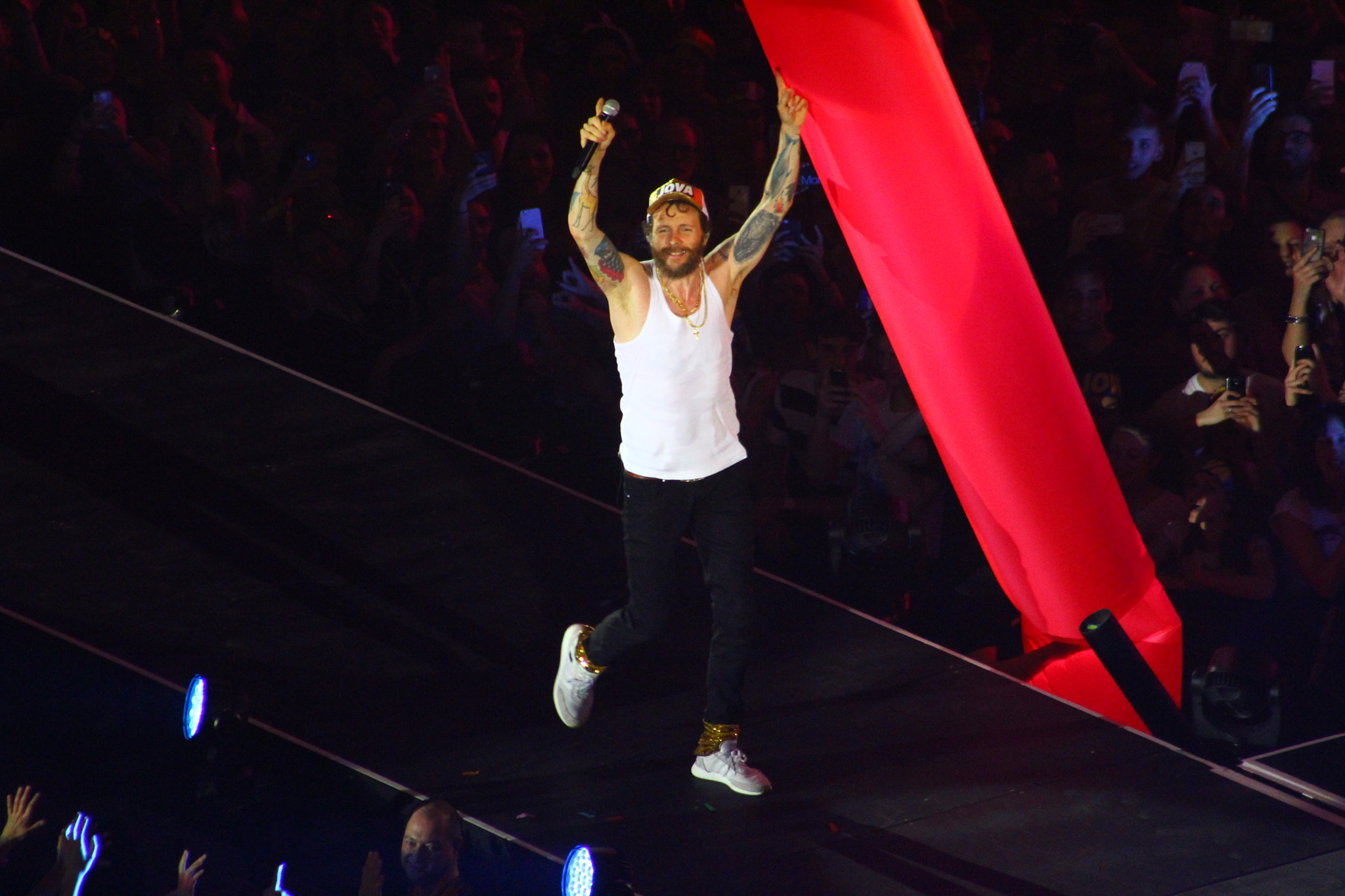 Canon EOS 1300D (EOS Rebel T6 / EOS Kiss X80) + EF75-300mm f/4-5.6 sample photo. Jovanotti 2018 photography