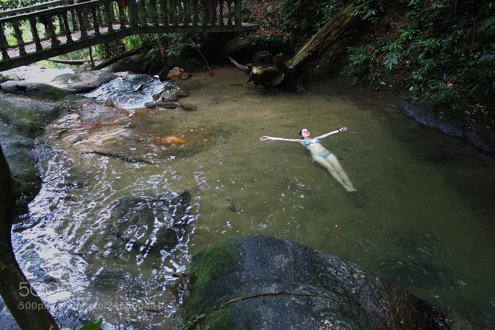 Canon EOS 650D (EOS Rebel T4i / EOS Kiss X6i) sample photo. Natural pool photography