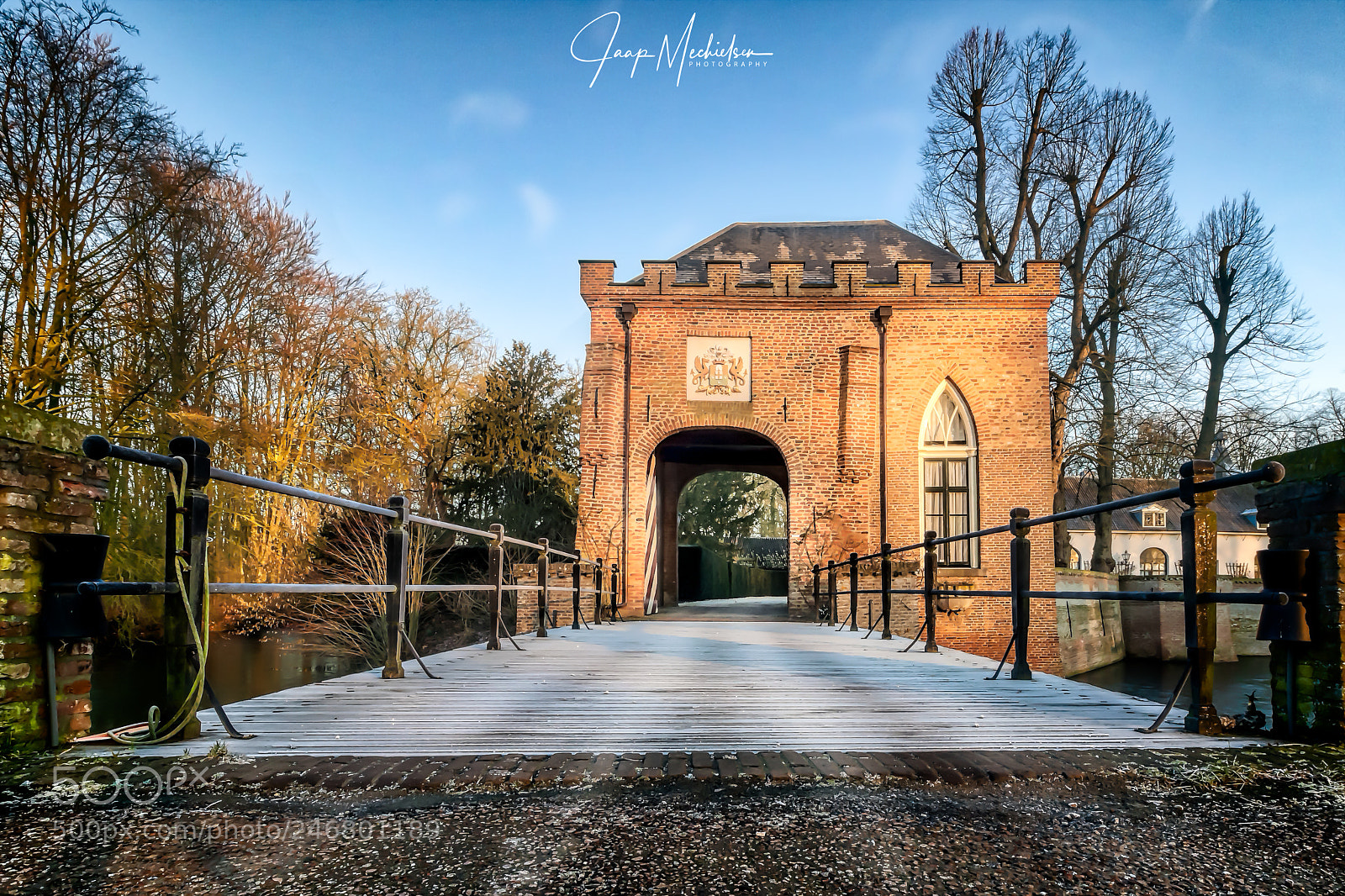 Canon EOS 7D Mark II sample photo. Entrance soelen castle photography