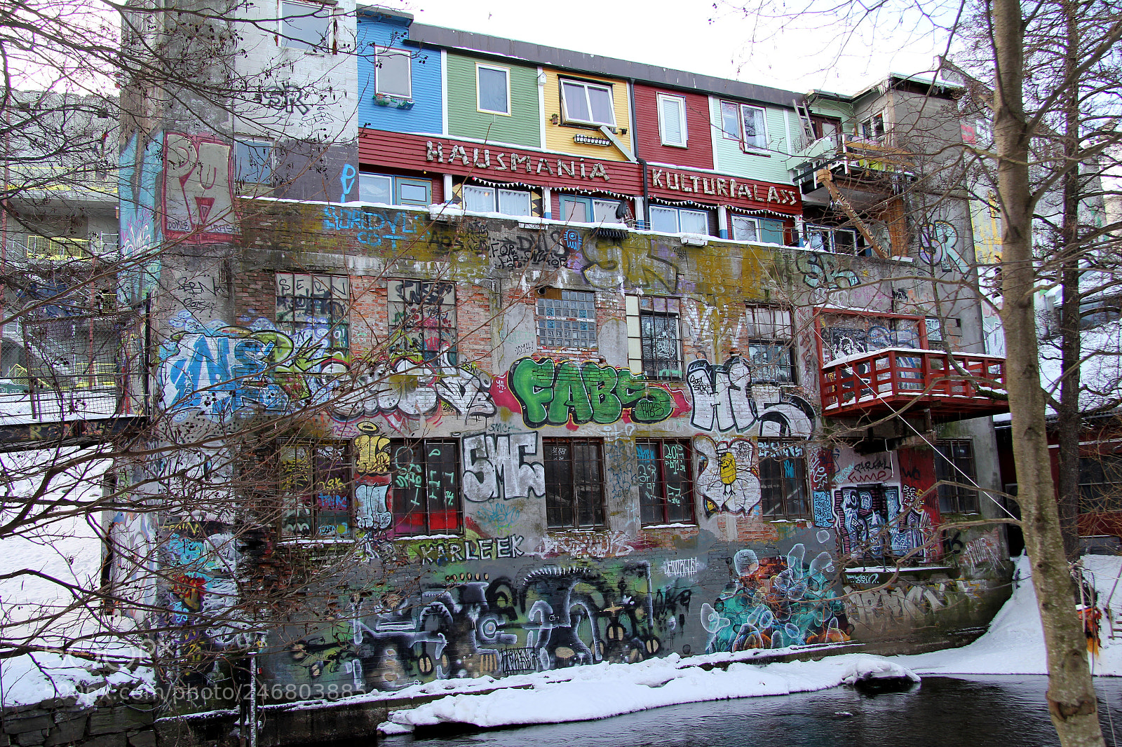 Canon EOS 60D sample photo. Graffiti photography