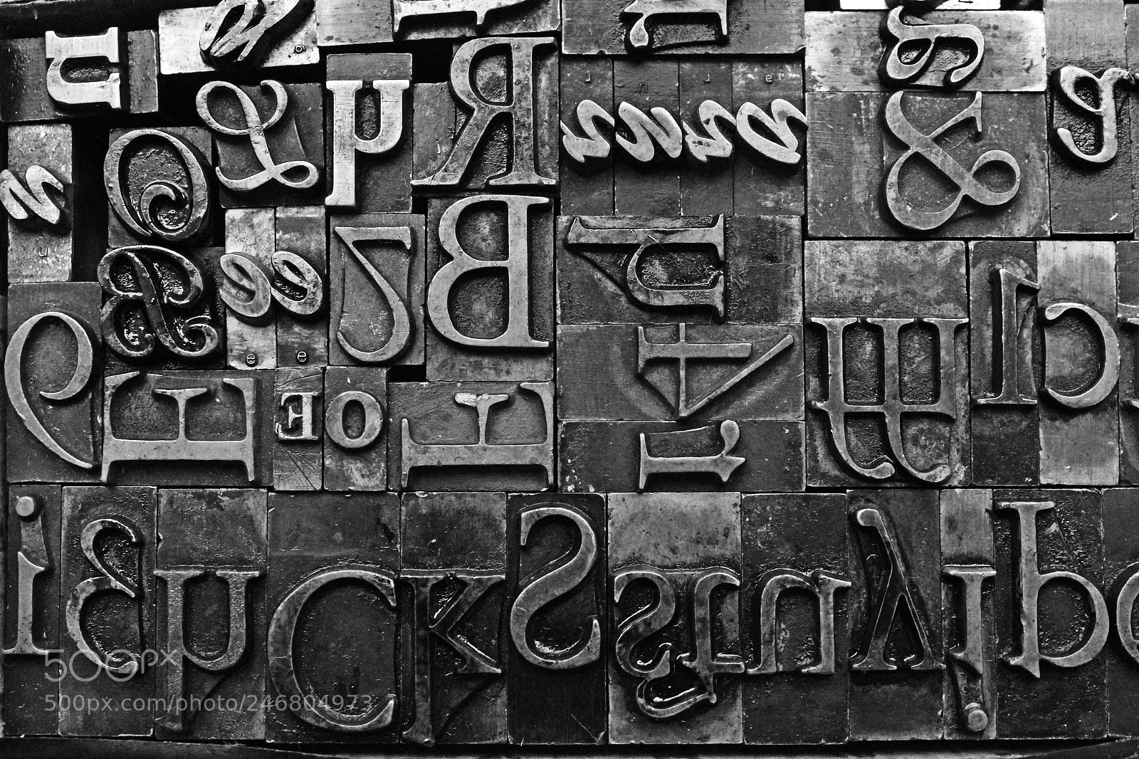 Canon EOS 1200D (EOS Rebel T5 / EOS Kiss X70 / EOS Hi) sample photo. The history of type photography