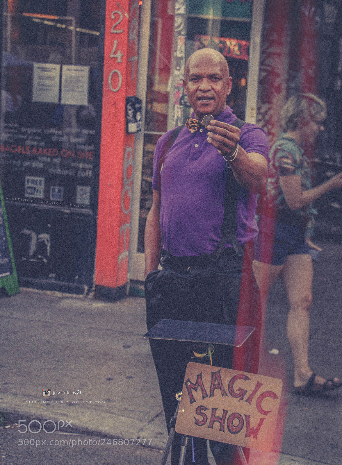 Canon EOS 700D (EOS Rebel T5i / EOS Kiss X7i) sample photo. Pedestrian sundays kensington market photography
