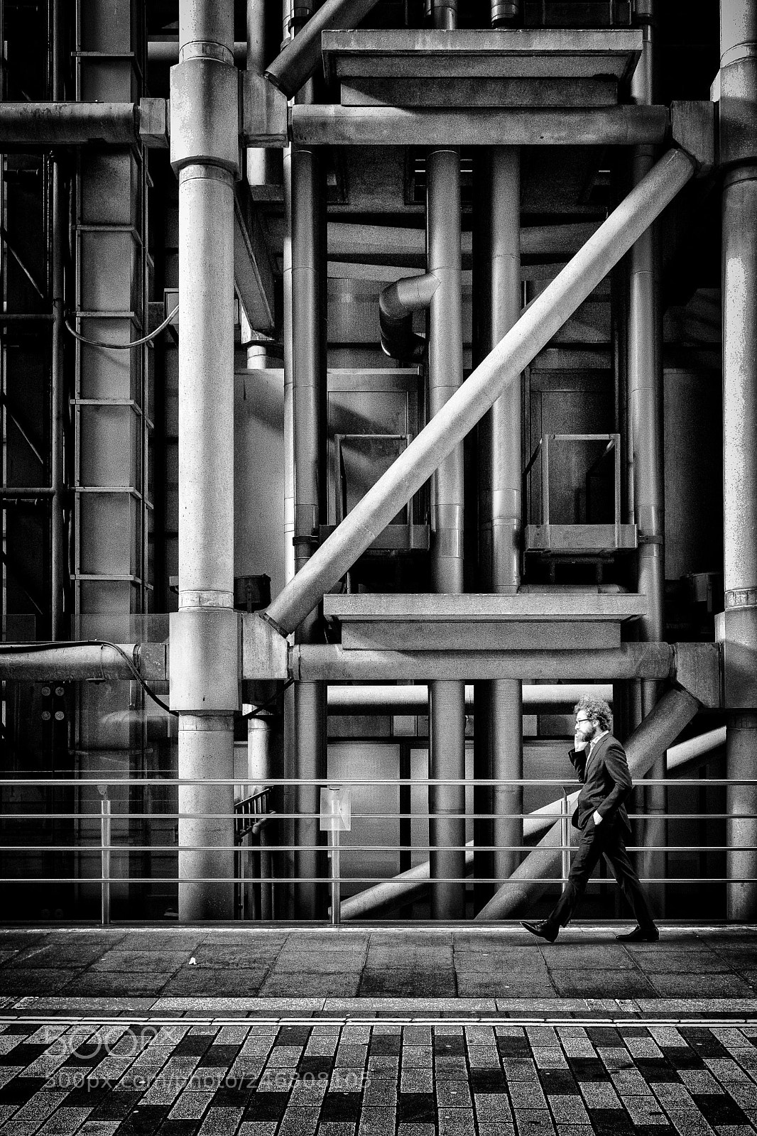 Fujifilm X100F sample photo. Lloyd's lines. photography