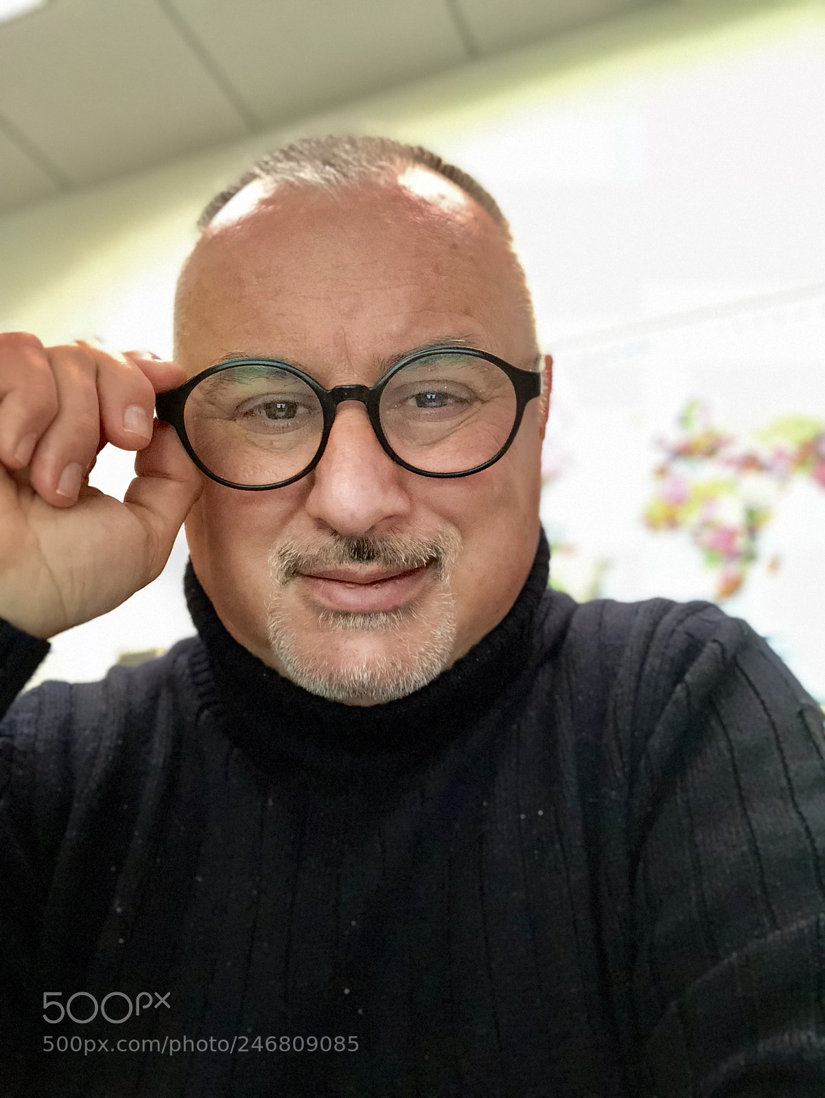 Apple iPhone X sample photo. Me at office, today photography