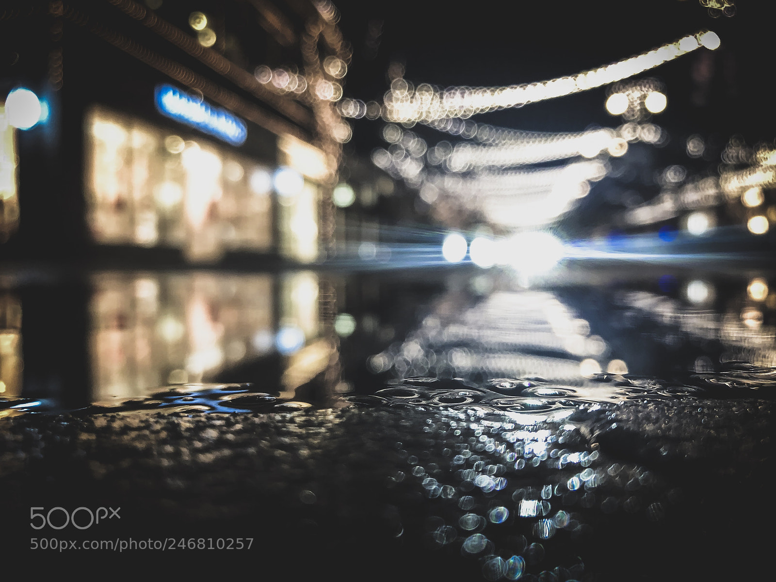 Apple iPhone 8 Plus sample photo. Bokeh shopping photography