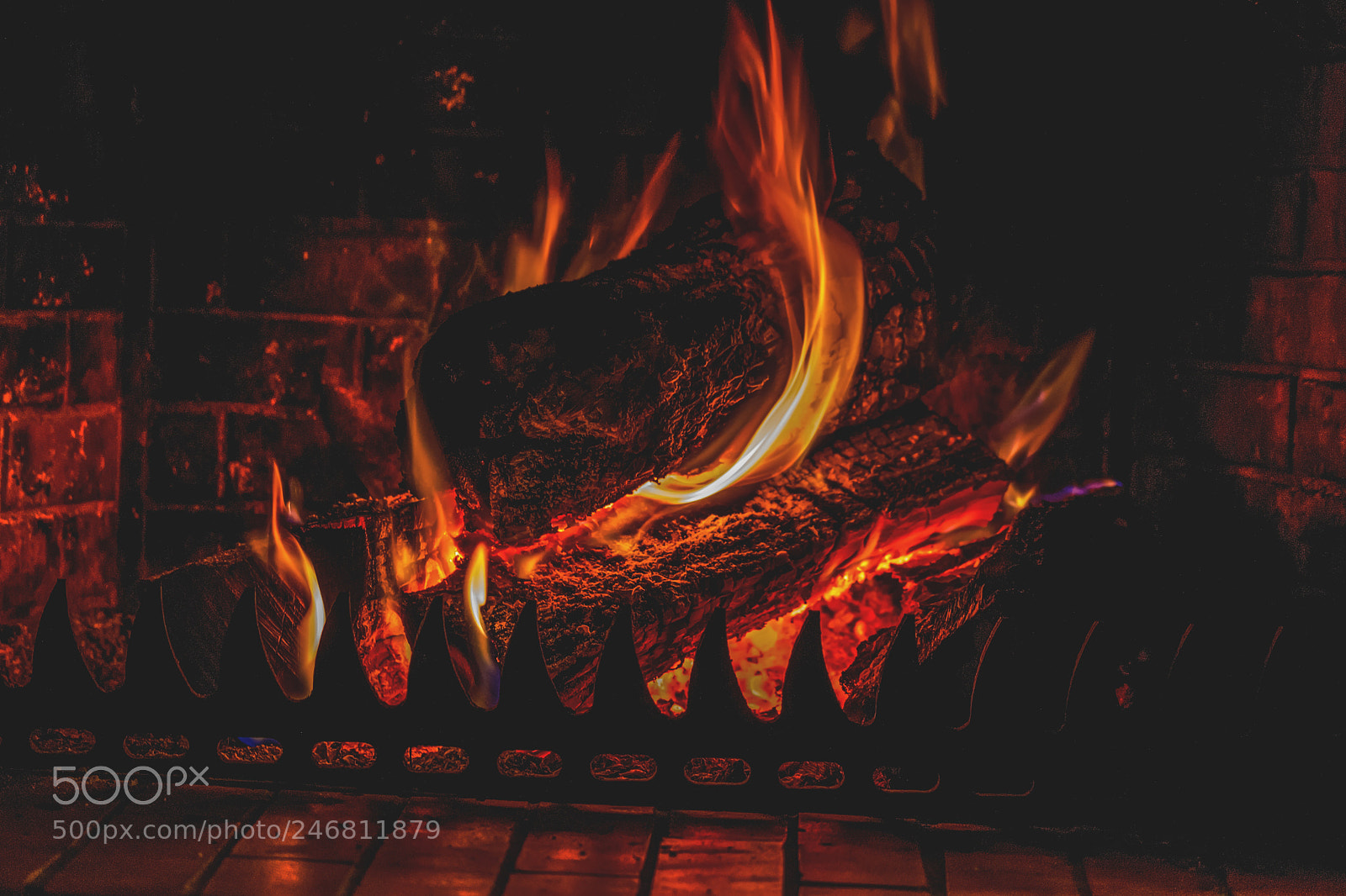 Canon EOS 750D (EOS Rebel T6i / EOS Kiss X8i) sample photo. Flames photography