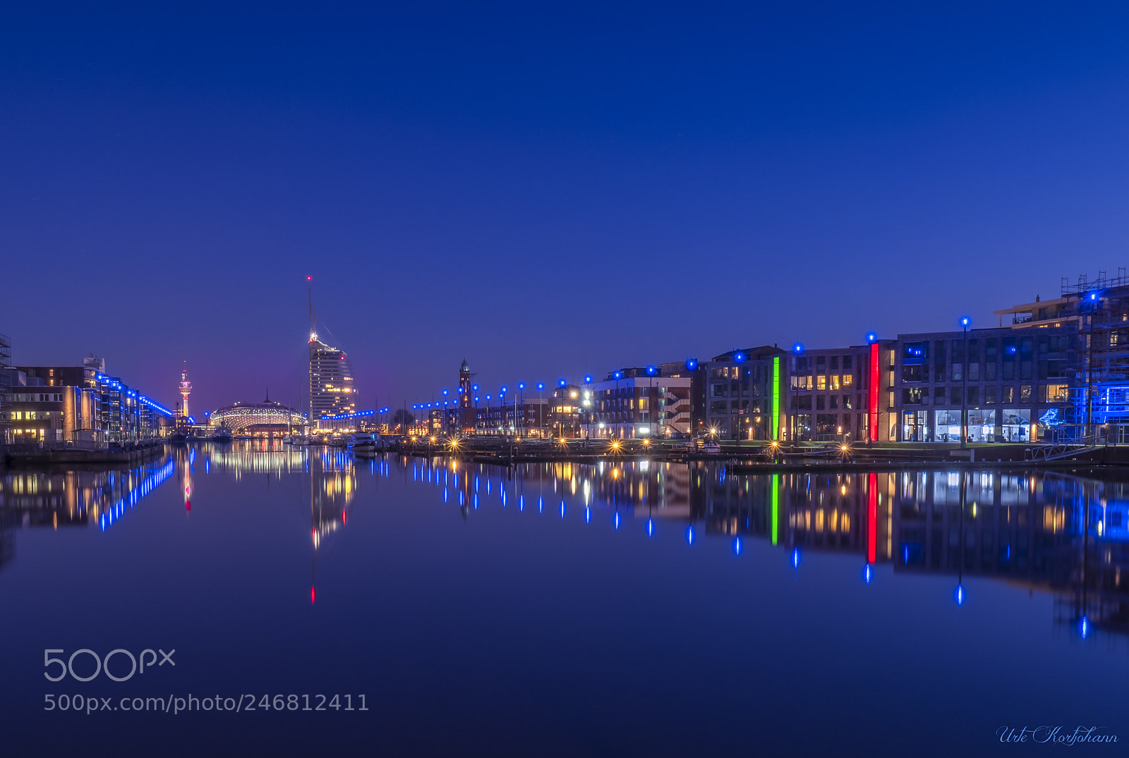 Olympus OM-D E-M1 Mark II sample photo. Bremerhaven at blue hour photography