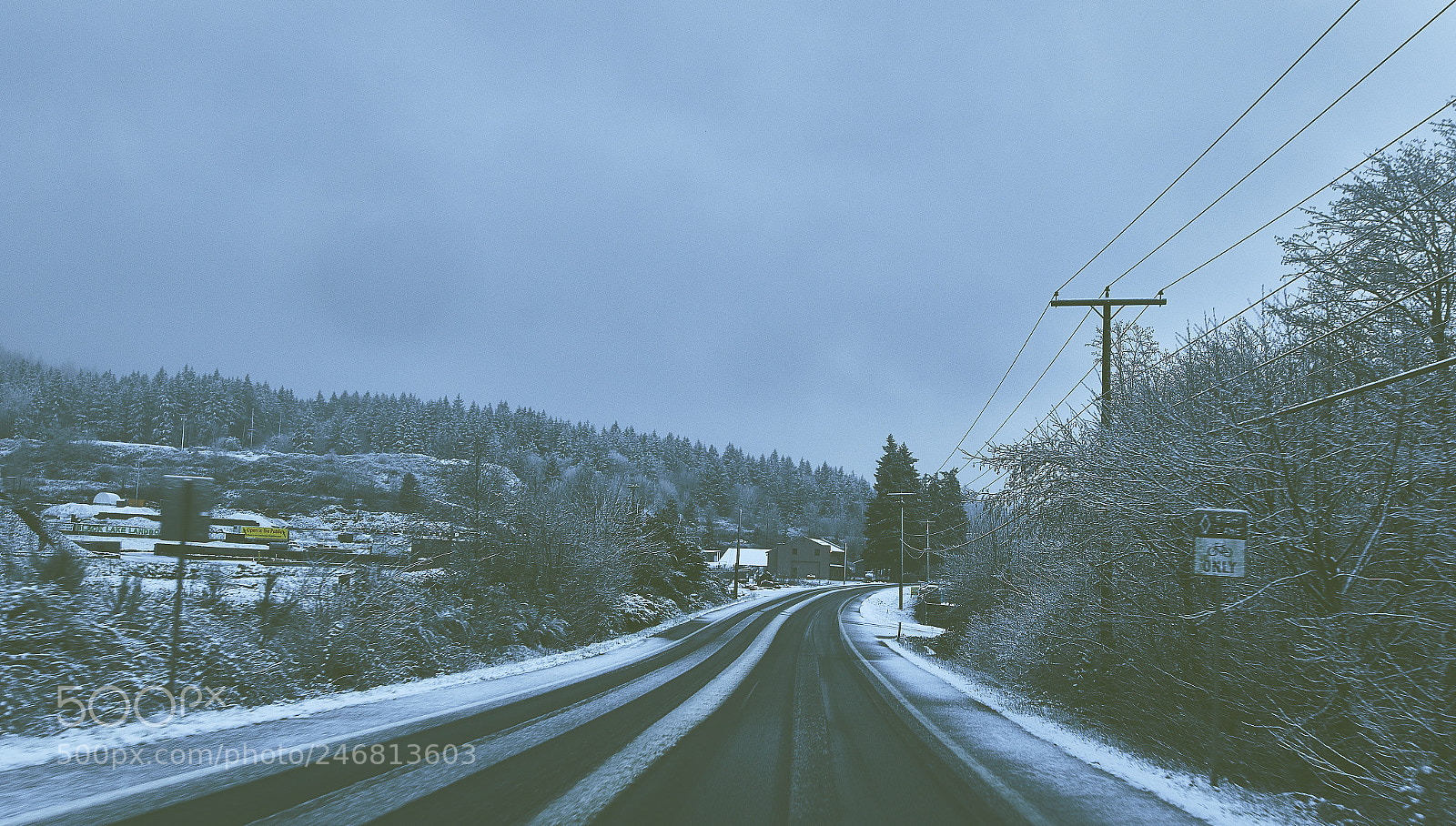 Canon EOS 7D Mark II sample photo. Nice snowy day photography