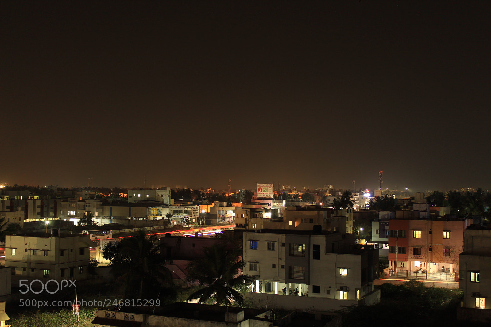 Canon EOS 1300D (EOS Rebel T6 / EOS Kiss X80) sample photo. Night life photography