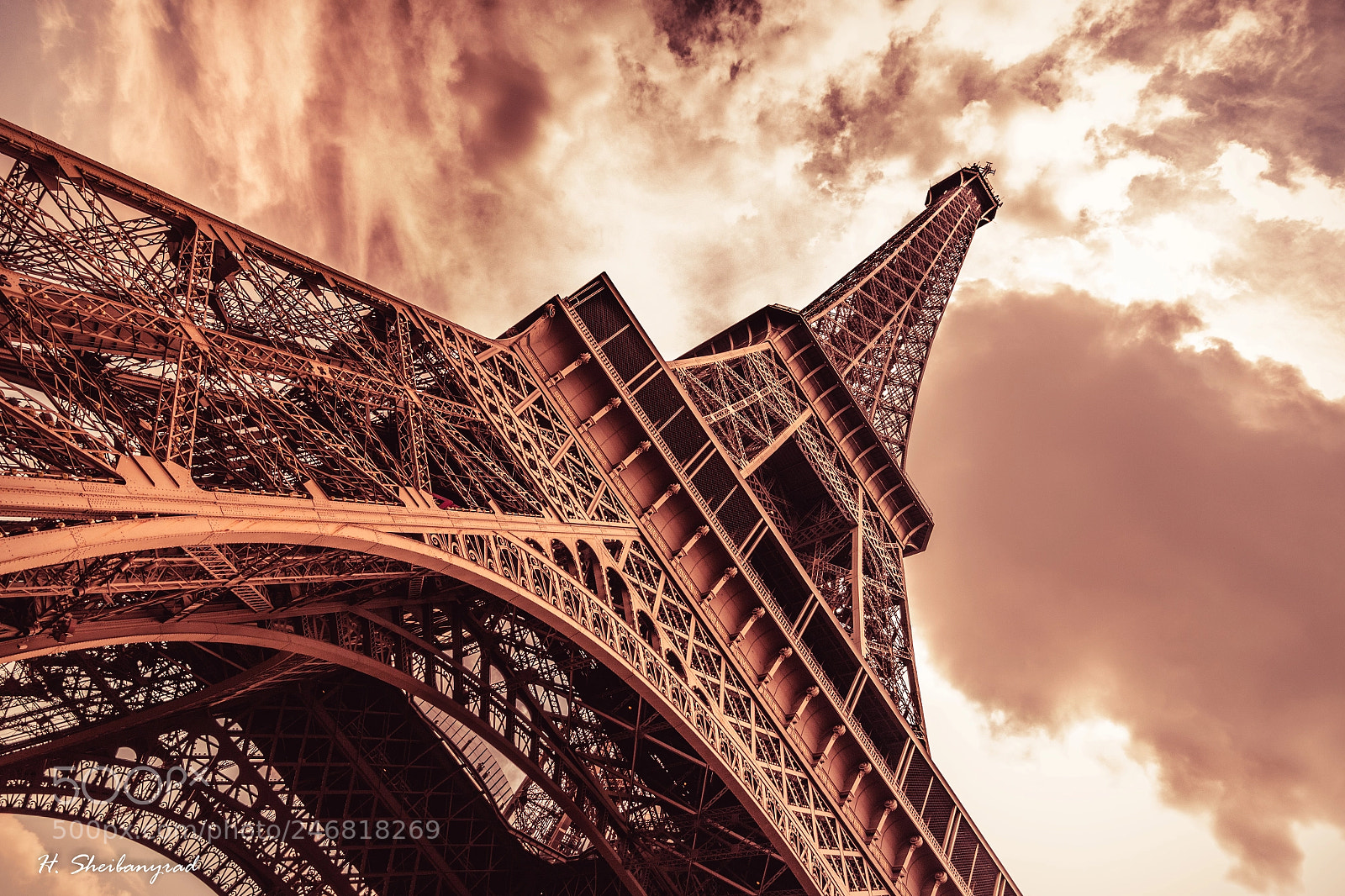 Canon EOS 600D (Rebel EOS T3i / EOS Kiss X5) sample photo. Eiffel in sky photography