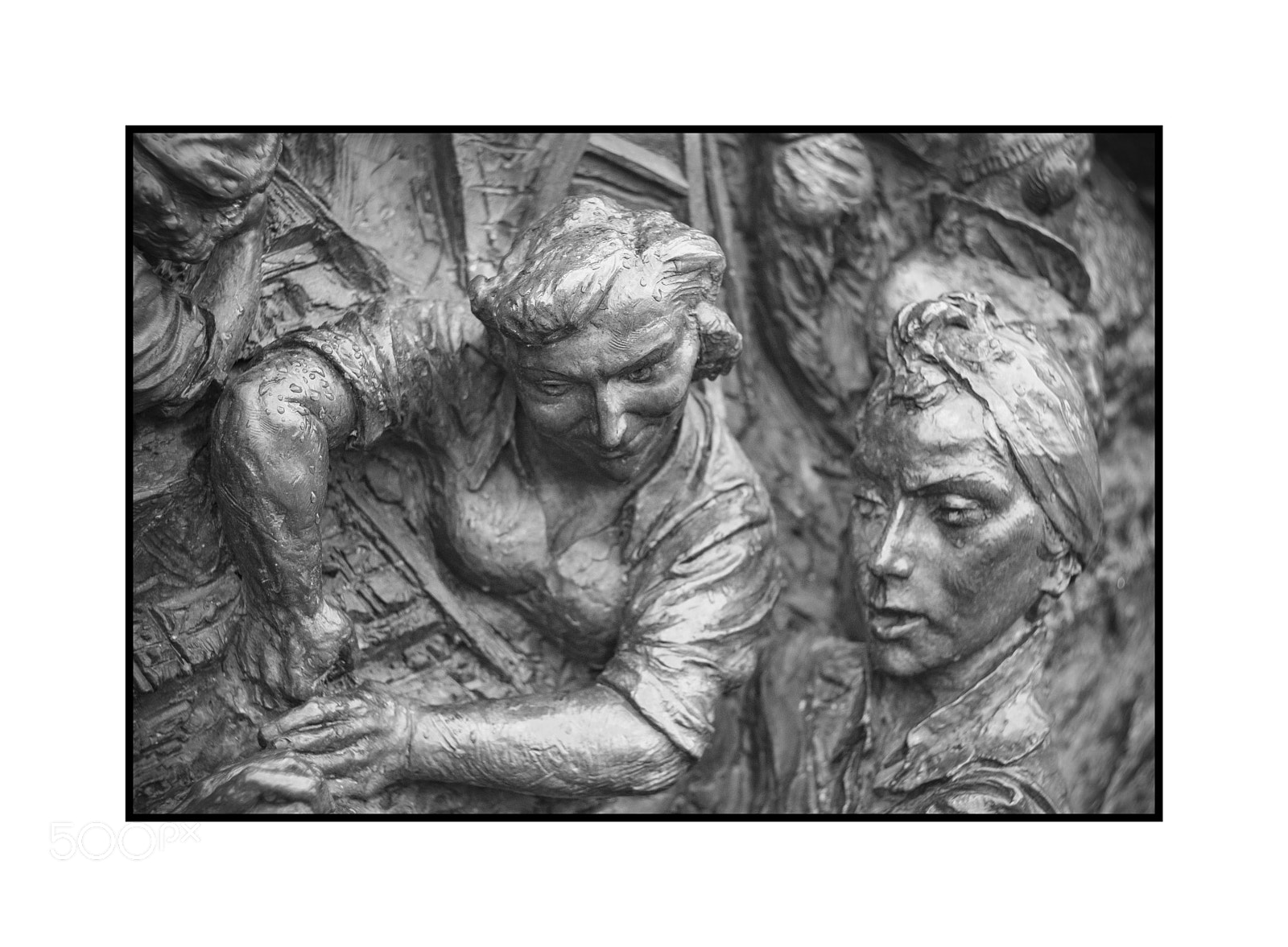 Fujifilm X-E1 sample photo. War sculpture, embankment photography