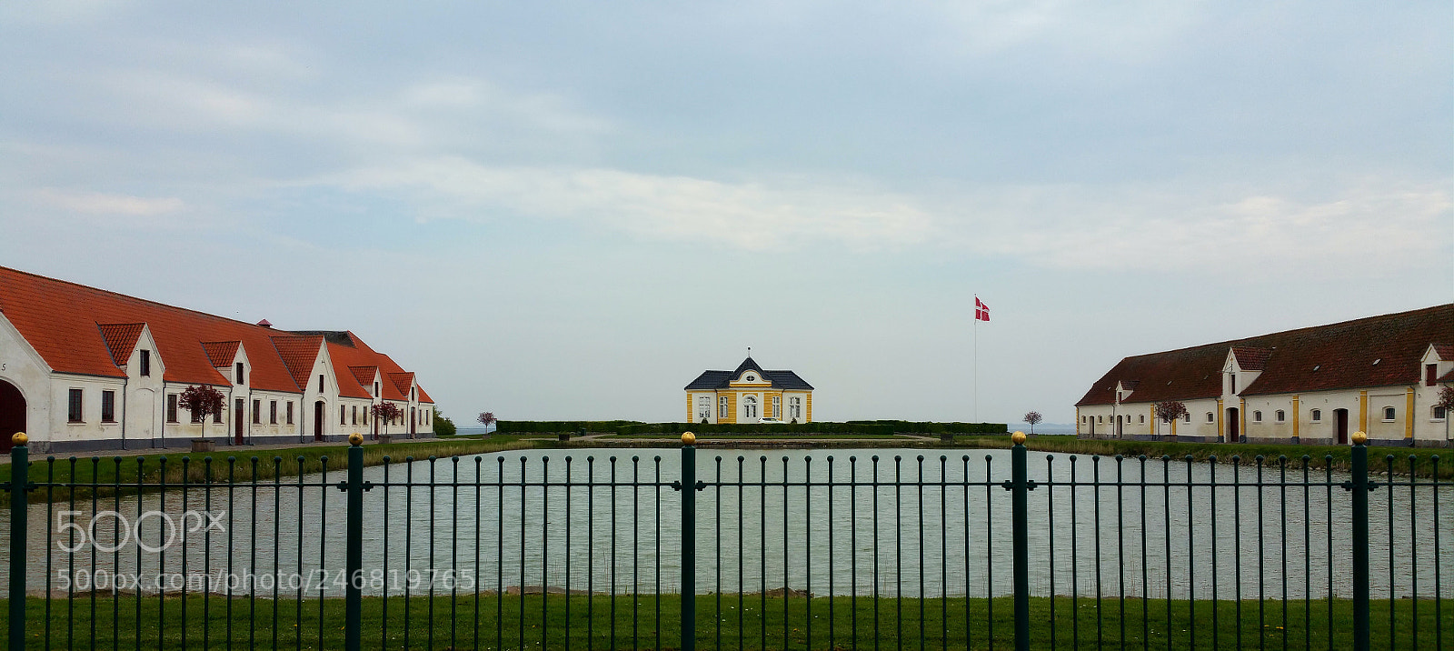 Samsung Galaxy Note4 sample photo. Valdemar castle grounds photography