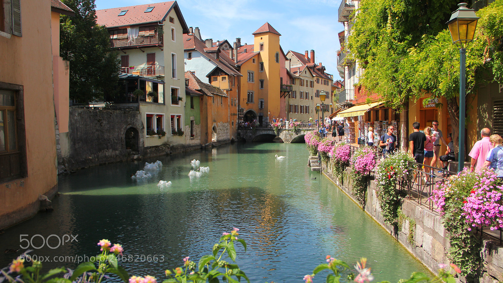 Canon EOS 550D (EOS Rebel T2i / EOS Kiss X4) sample photo. Annecy () photography
