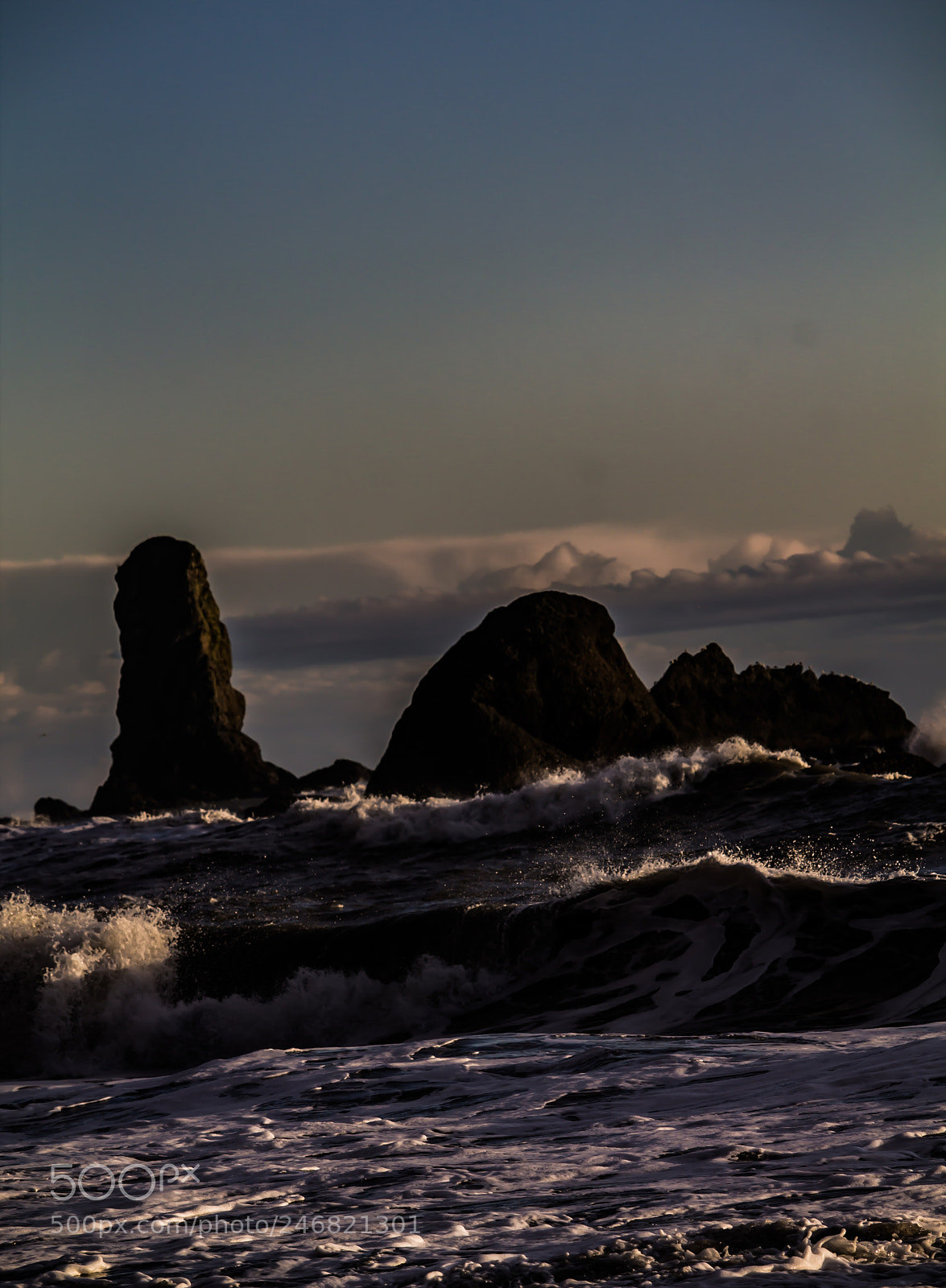 Canon EOS 1100D (EOS Rebel T3 / EOS Kiss X50) sample photo. Violent waves photography