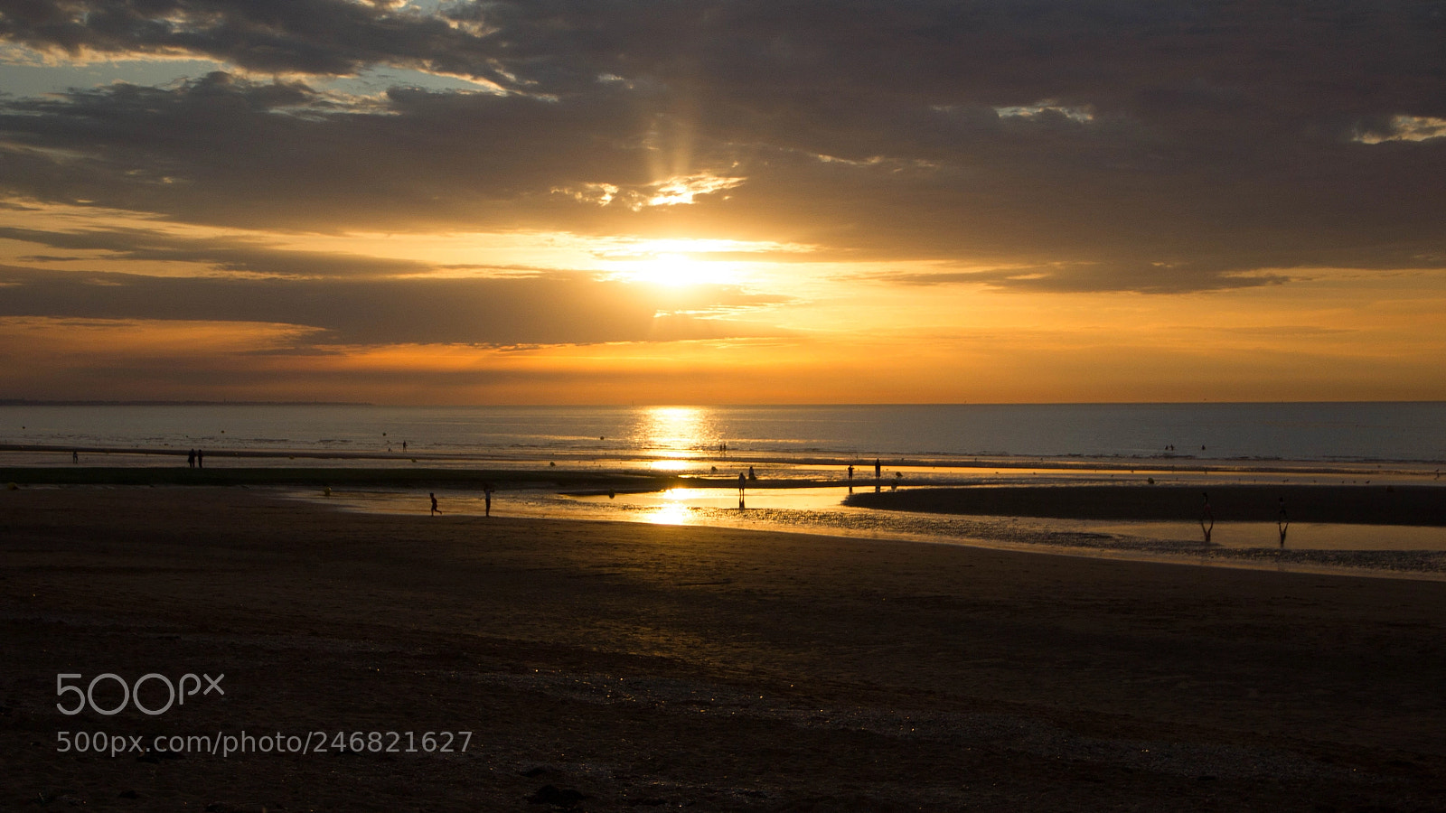 Canon EOS 550D (EOS Rebel T2i / EOS Kiss X4) sample photo. Cabourg () photography