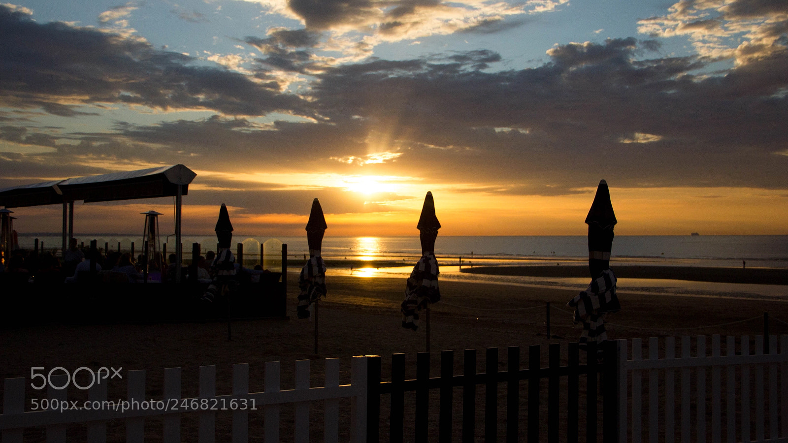 Canon EOS 550D (EOS Rebel T2i / EOS Kiss X4) sample photo. Cabourg () photography