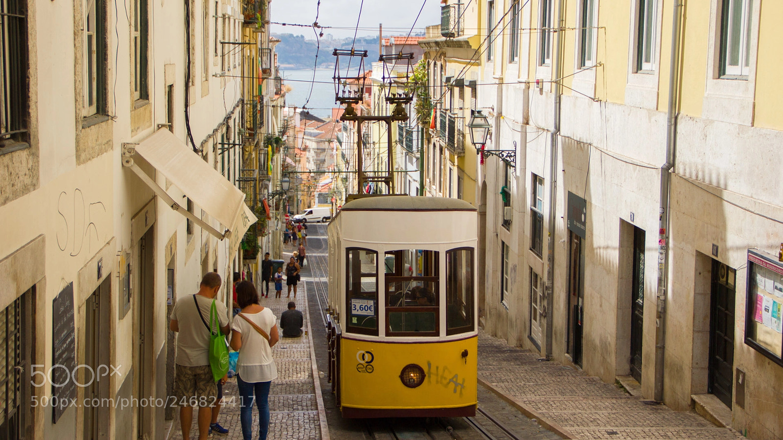 Canon EOS 550D (EOS Rebel T2i / EOS Kiss X4) sample photo. Lisbonne () photography