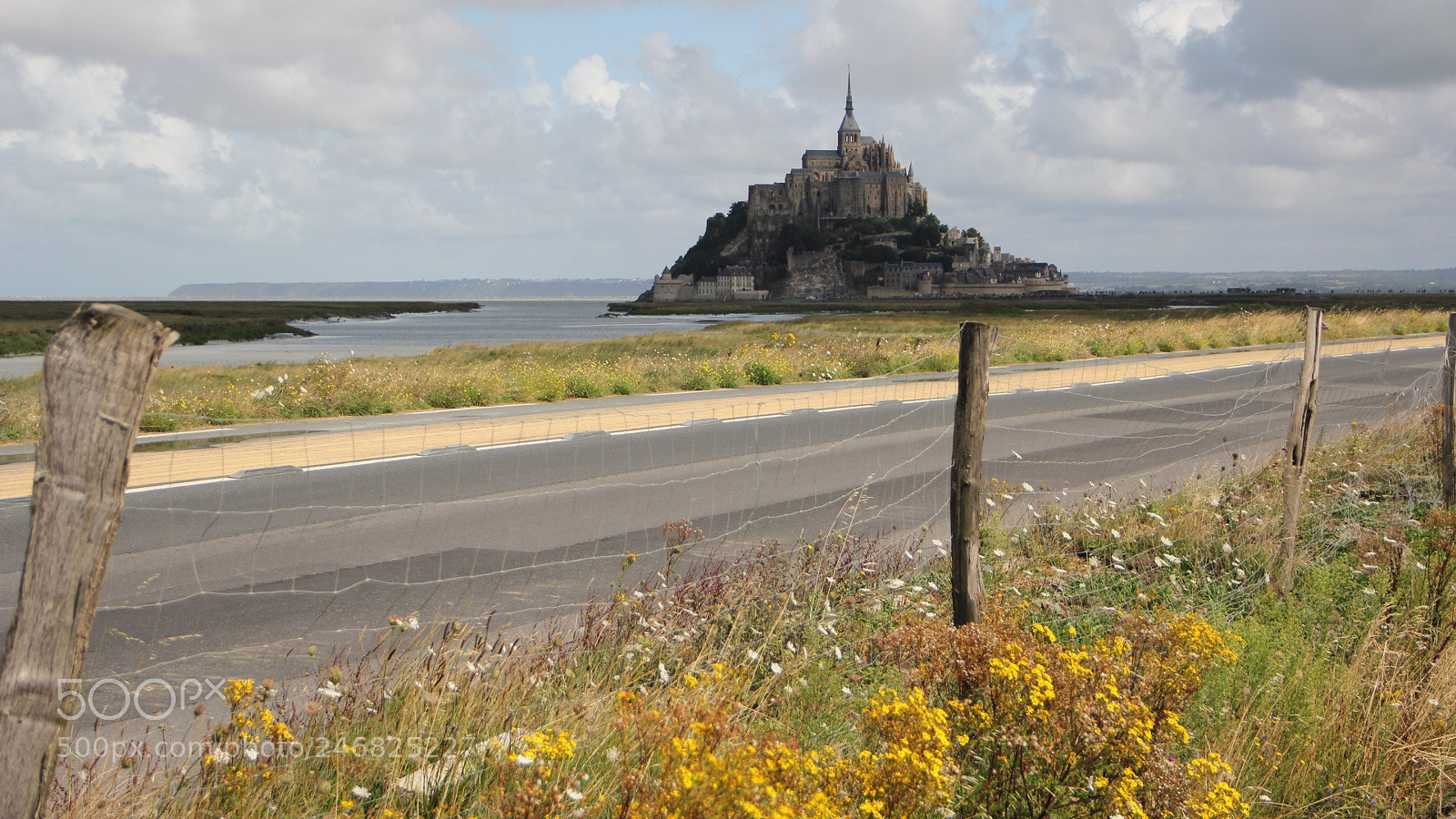 Canon EOS 550D (EOS Rebel T2i / EOS Kiss X4) sample photo. Mont st michel () photography