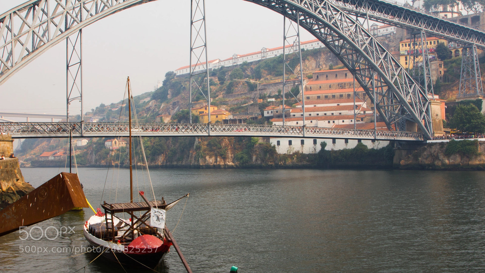 Canon EOS 550D (EOS Rebel T2i / EOS Kiss X4) sample photo. Porto () photography