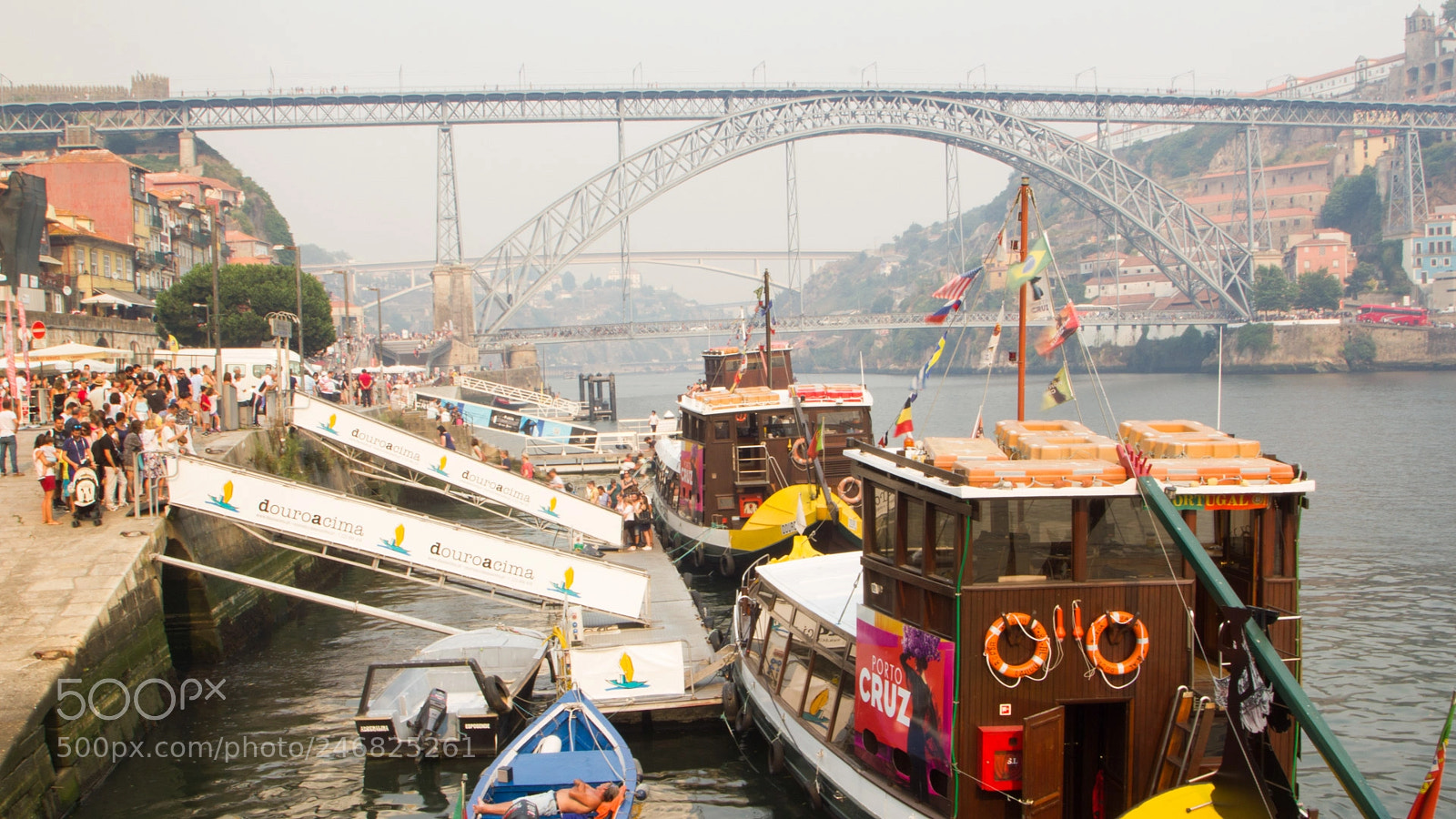 Canon EOS 550D (EOS Rebel T2i / EOS Kiss X4) sample photo. Porto () photography