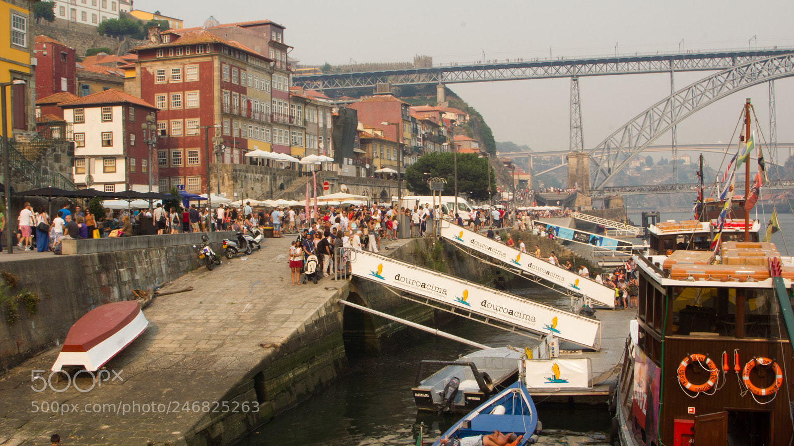 Canon EOS 550D (EOS Rebel T2i / EOS Kiss X4) sample photo. Porto () photography