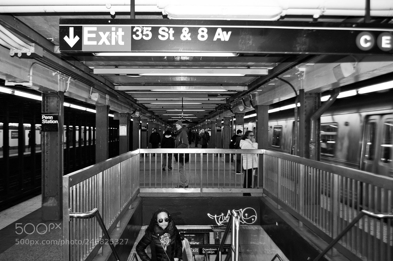 Nikon D70 sample photo. Penn station -n.y.c photography