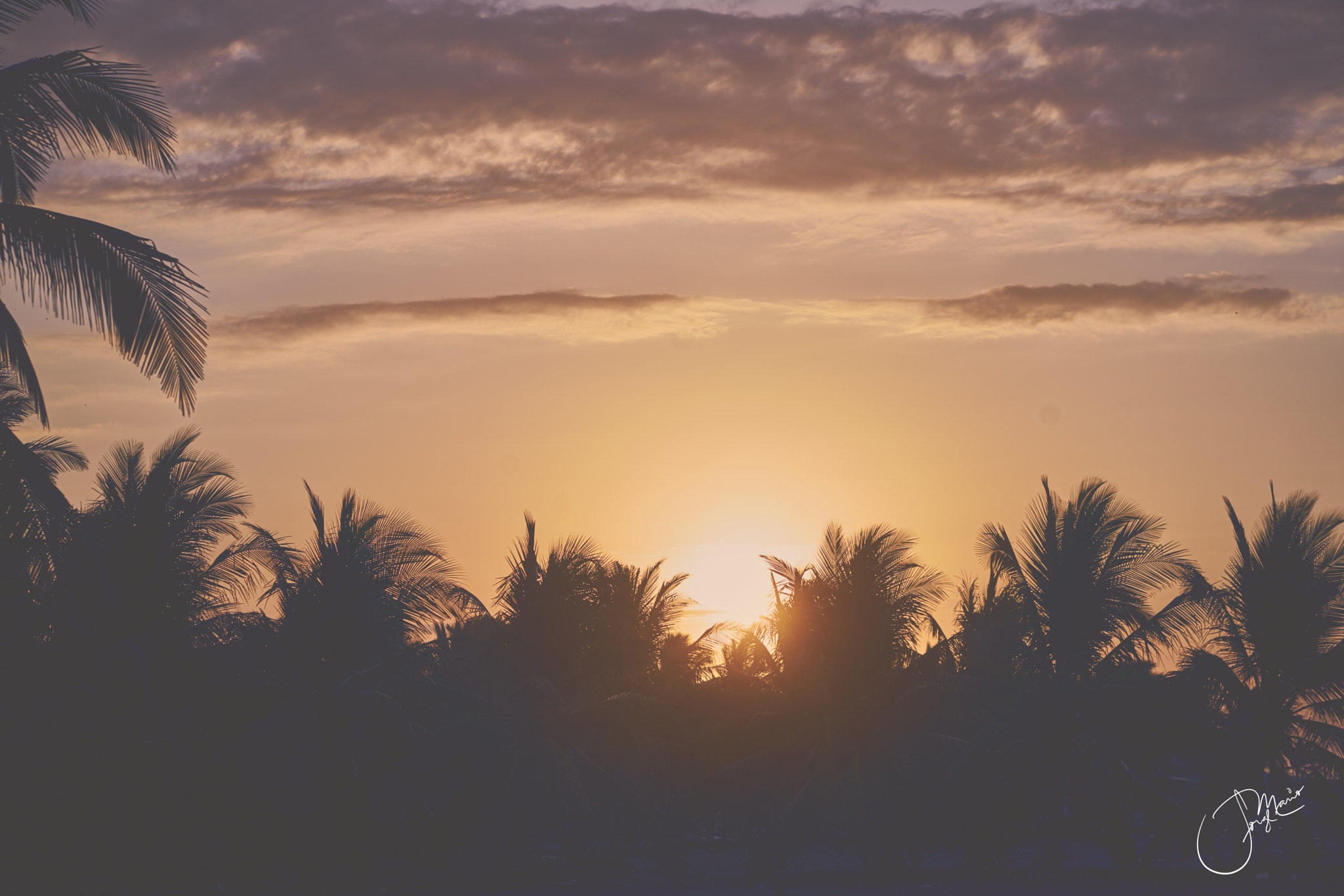 Sony FE 85mm F1.8 sample photo. Un amanecer en la playa photography