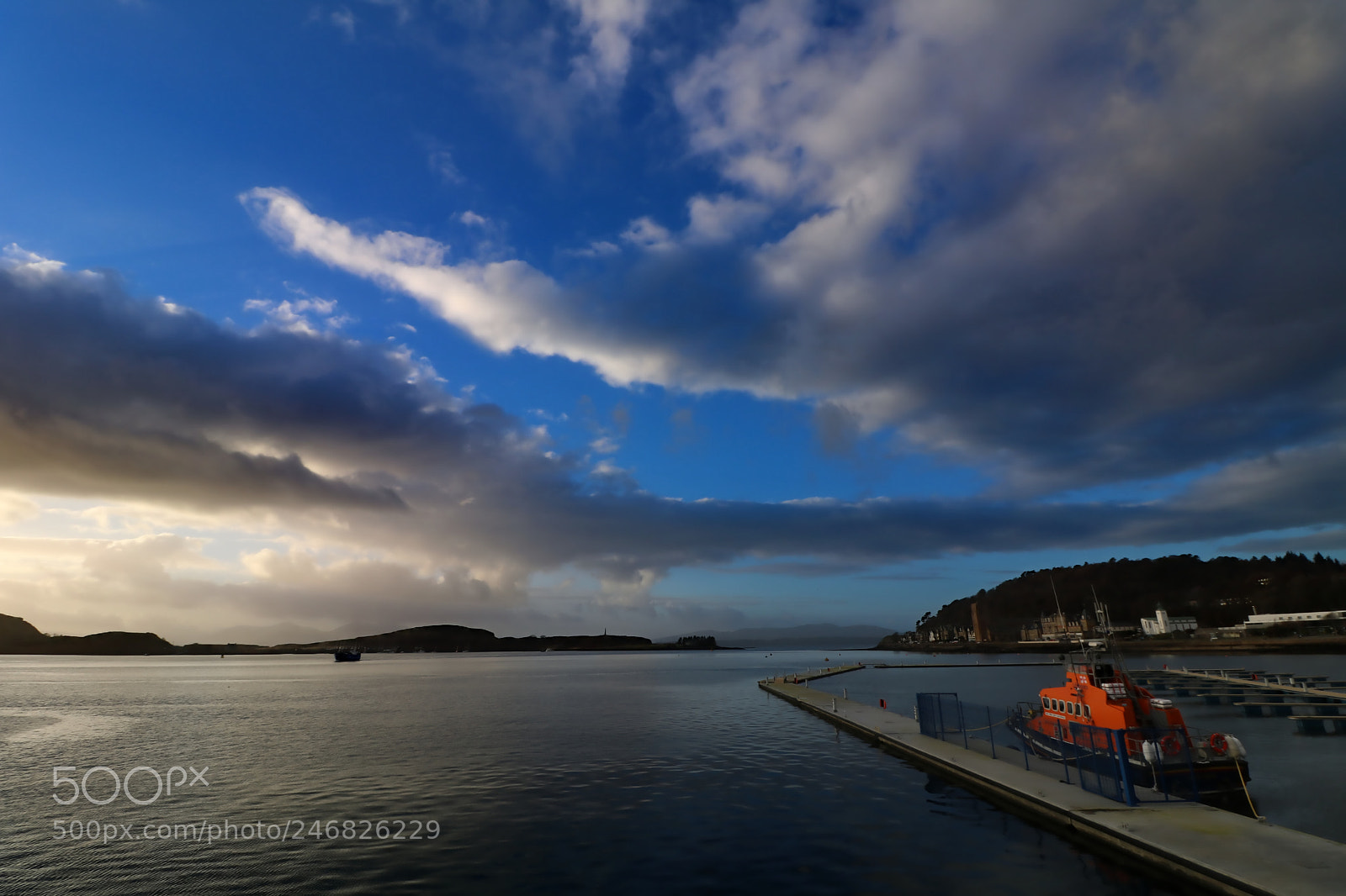 Canon EOS 750D (EOS Rebel T6i / EOS Kiss X8i) sample photo. Oban view photography