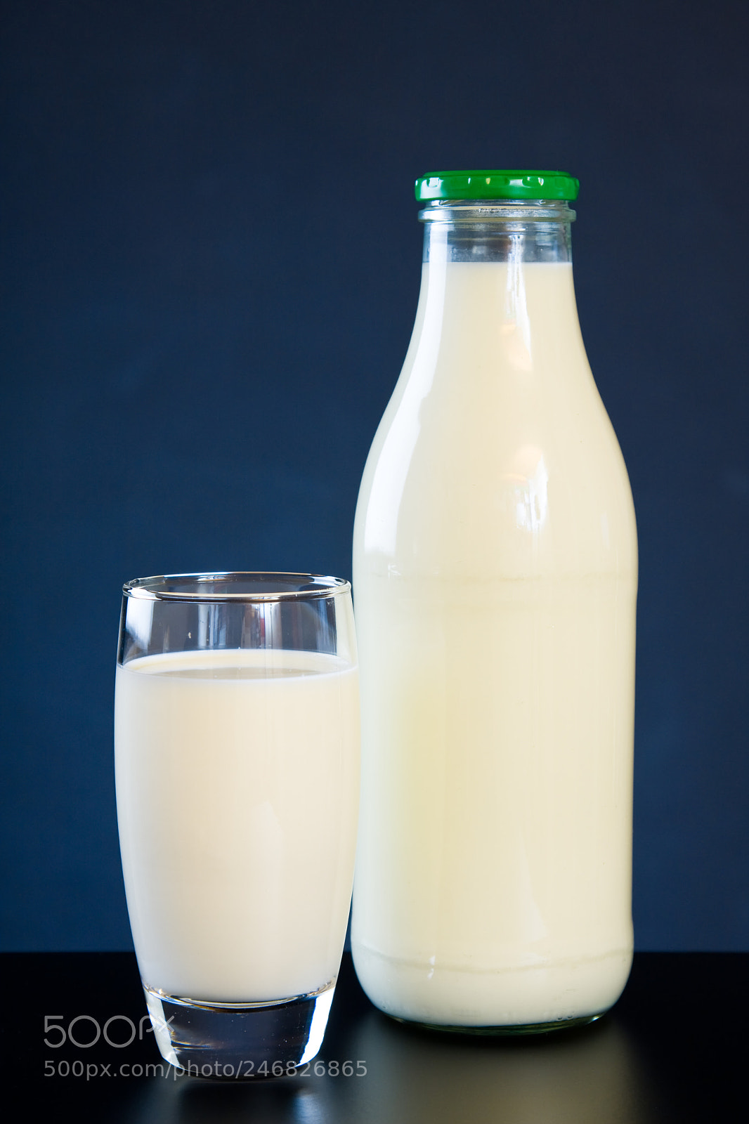 Canon EOS 40D sample photo. Glass and bottle of photography
