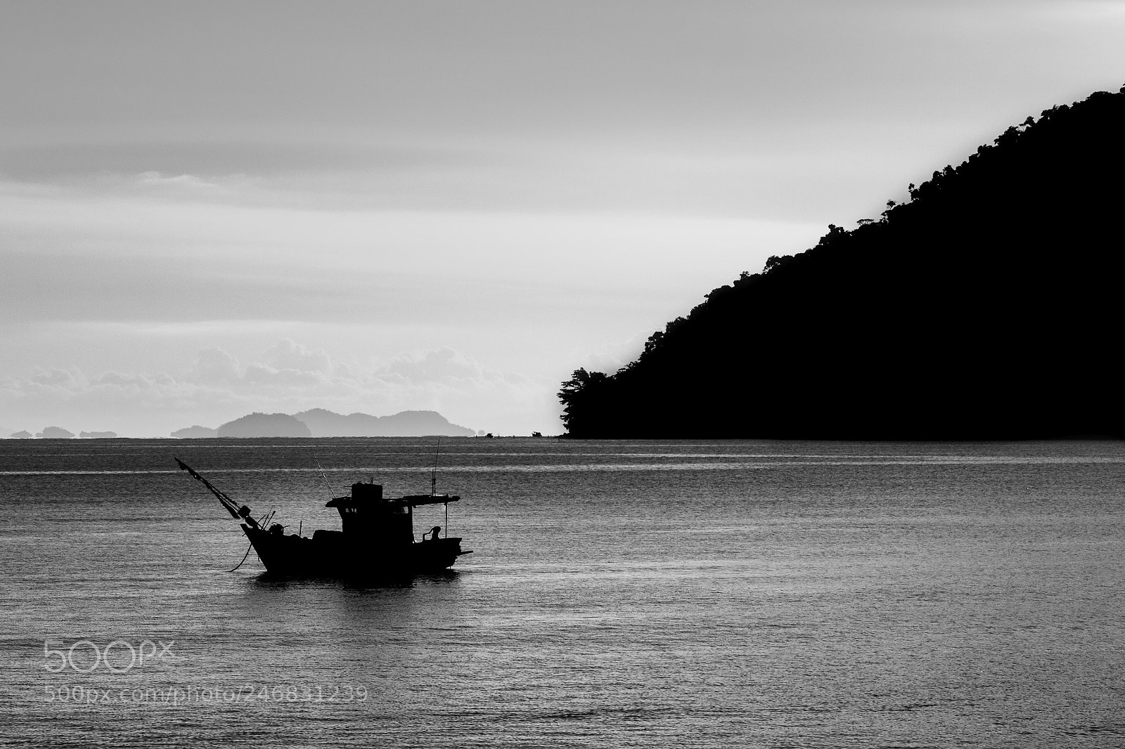 Canon EOS 1200D (EOS Rebel T5 / EOS Kiss X70 / EOS Hi) sample photo. Fishing boat photography