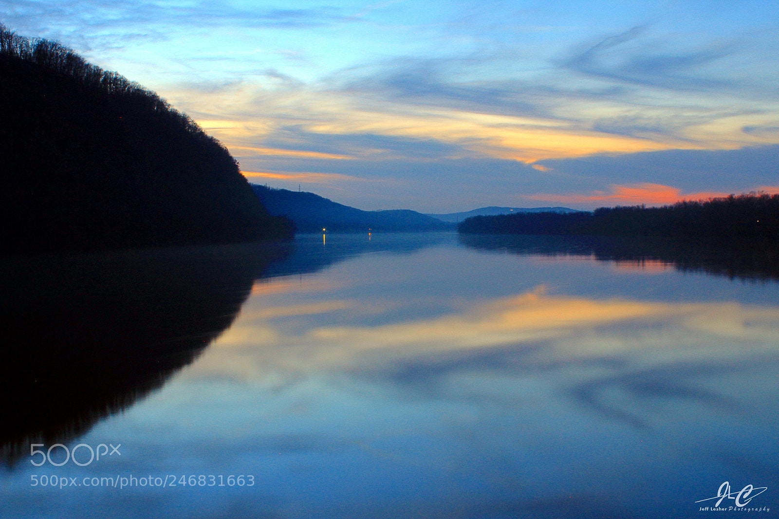 Canon EOS 1300D (EOS Rebel T6 / EOS Kiss X80) sample photo. Sunset over the river photography