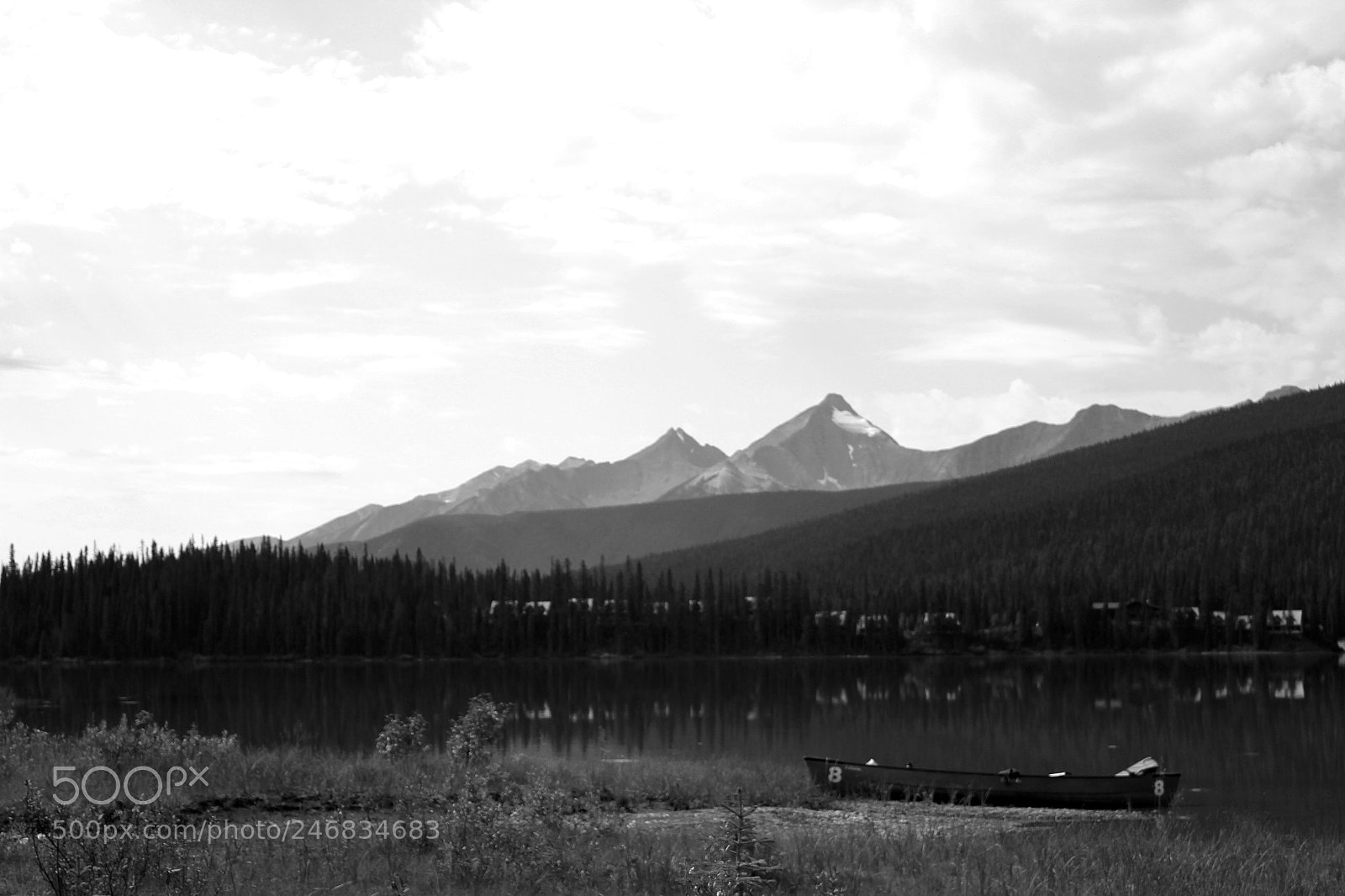 Canon EOS 550D (EOS Rebel T2i / EOS Kiss X4) sample photo. Canoe on the lake photography