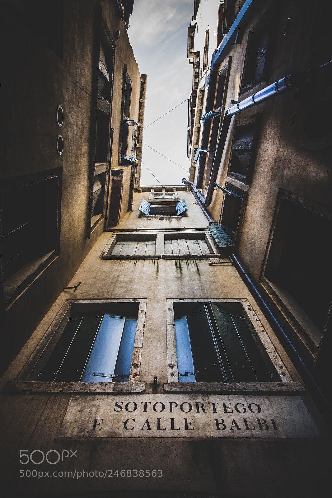 Canon EOS 1100D (EOS Rebel T3 / EOS Kiss X50) sample photo. Sottoportego photography