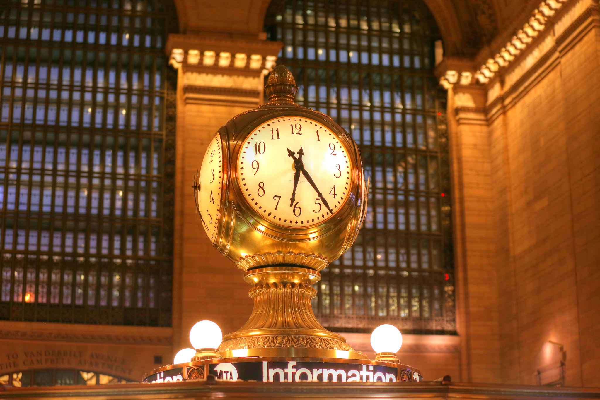 Canon EF 70-300mm F4-5.6L IS USM sample photo. Grand central photography