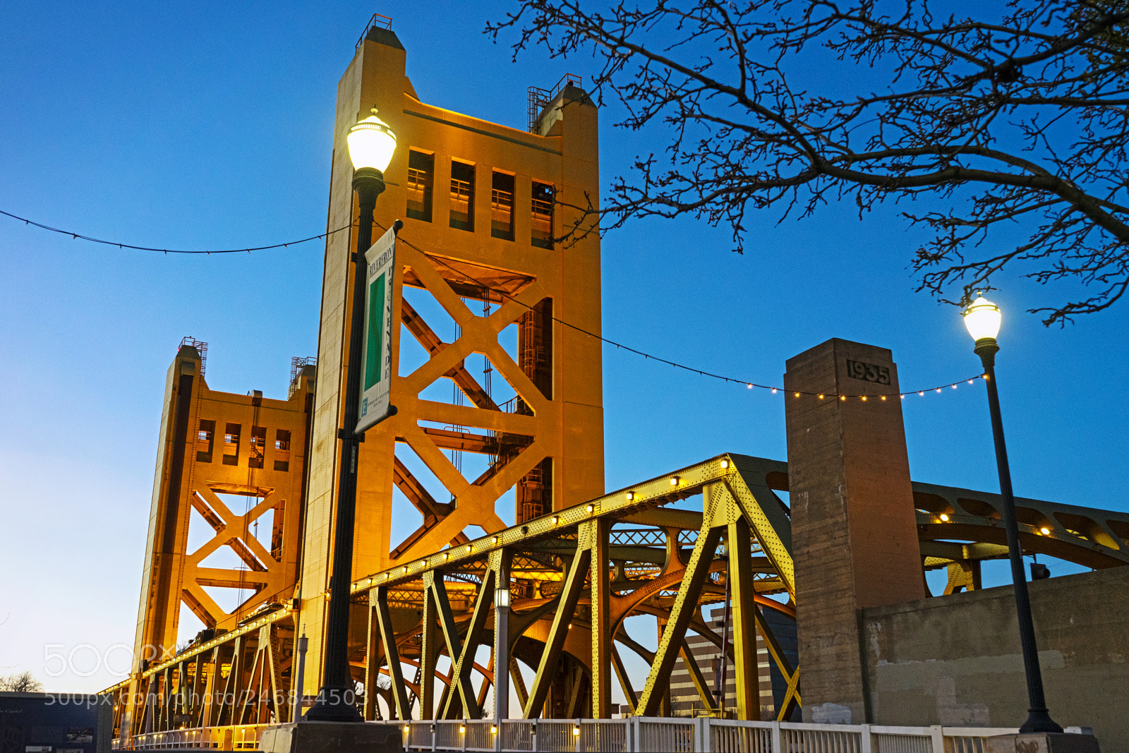 Sony a7 II sample photo. Sony 3726 bridge position photography