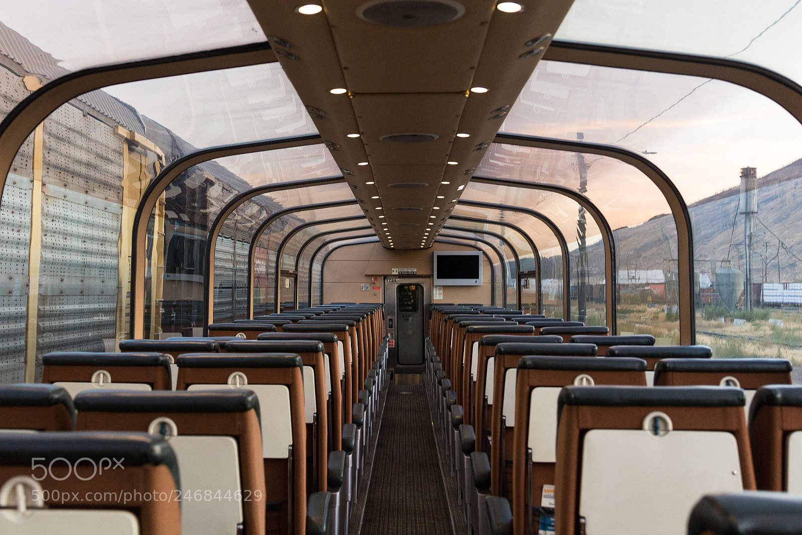 Canon EOS 700D (EOS Rebel T5i / EOS Kiss X7i) sample photo. Via rail's panorama car photography