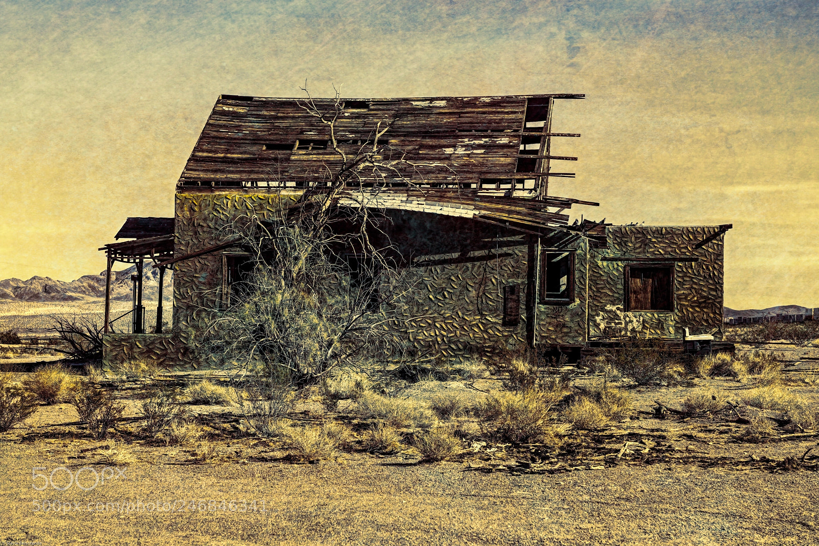 Sony a7R III sample photo. Spooky broken house photography
